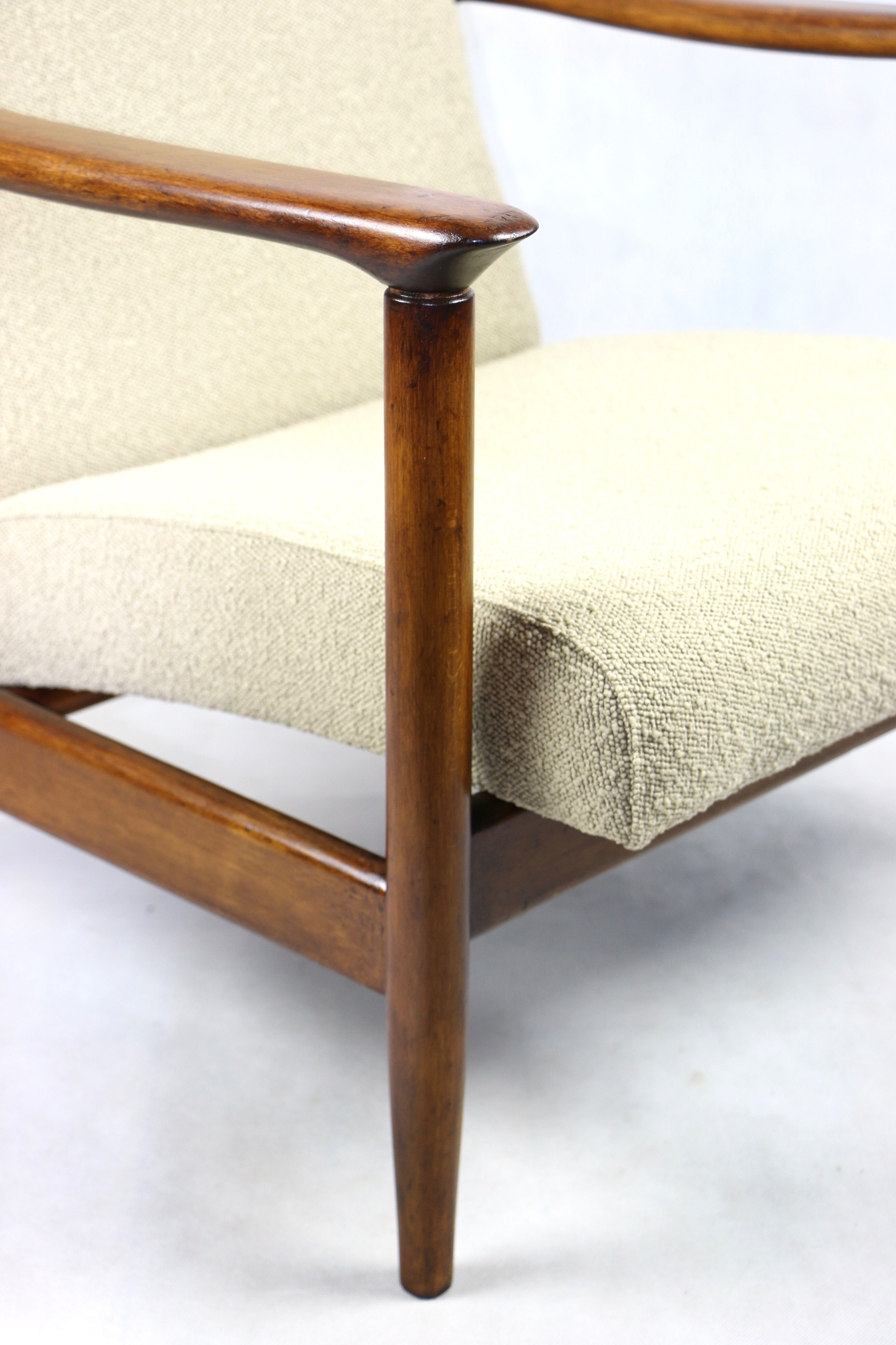 Beige boucle GFM-142 armchair, 1970s