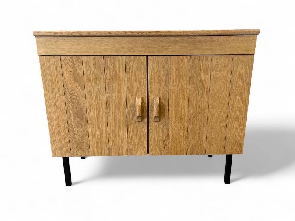 Vintage chest of drawers / cabinet with steel legs