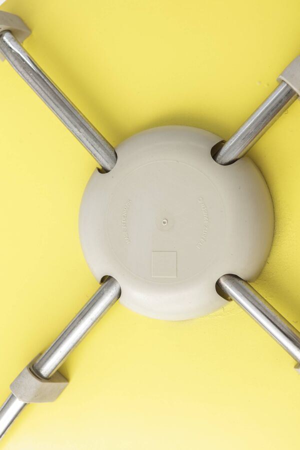 Chaise Arne Jacobsen Series 7 Modèle 3107   Chaise jaune Fritz Hansen années 1990