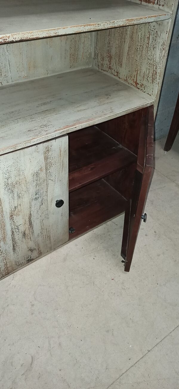 Meuble en bois ancien avec deux étagères et deux tiroirs