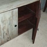 Meuble en bois ancien avec deux étagères et deux tiroirs