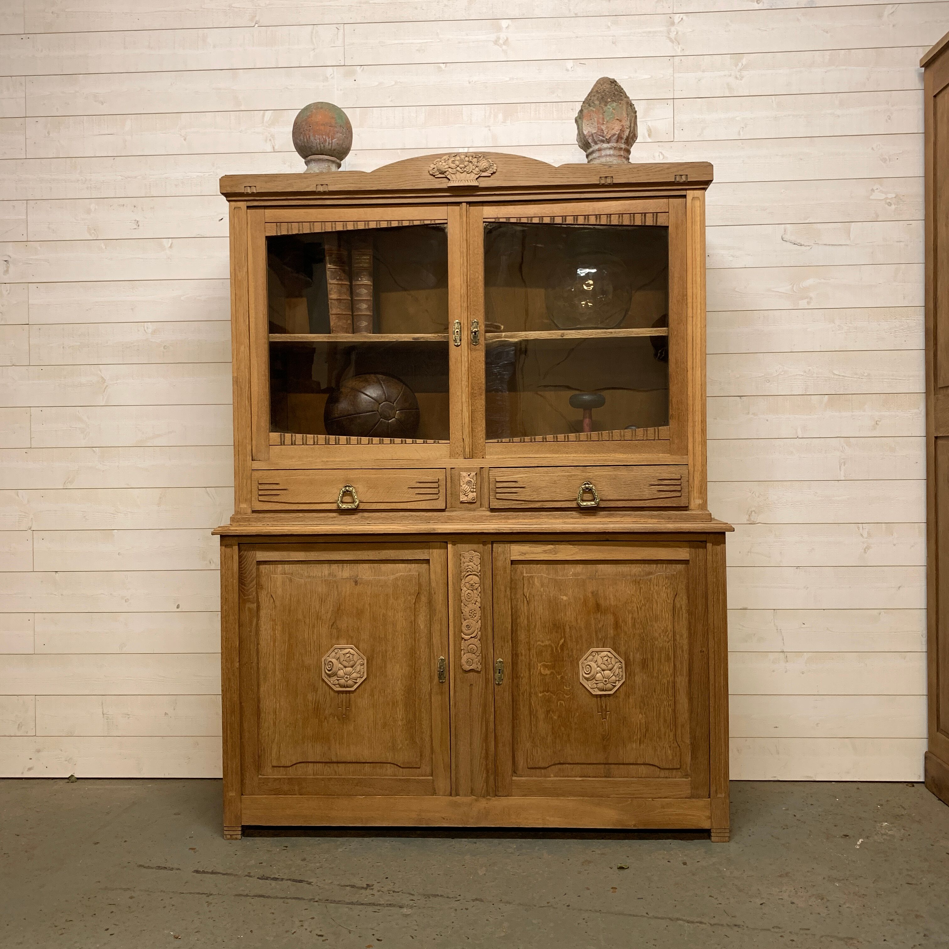 Art deco 1930 oak croass