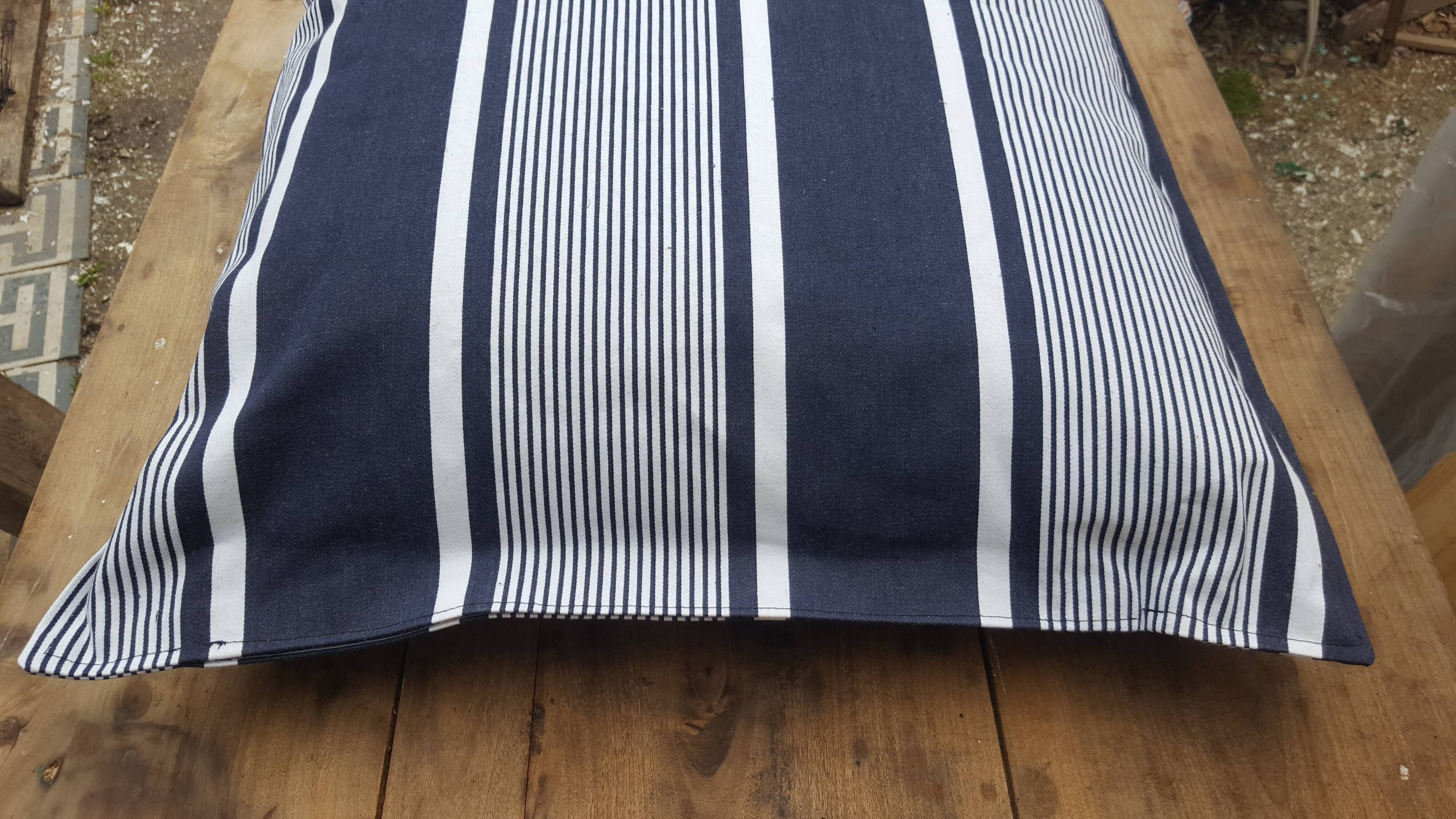 Coussin toile à matelas 50×50