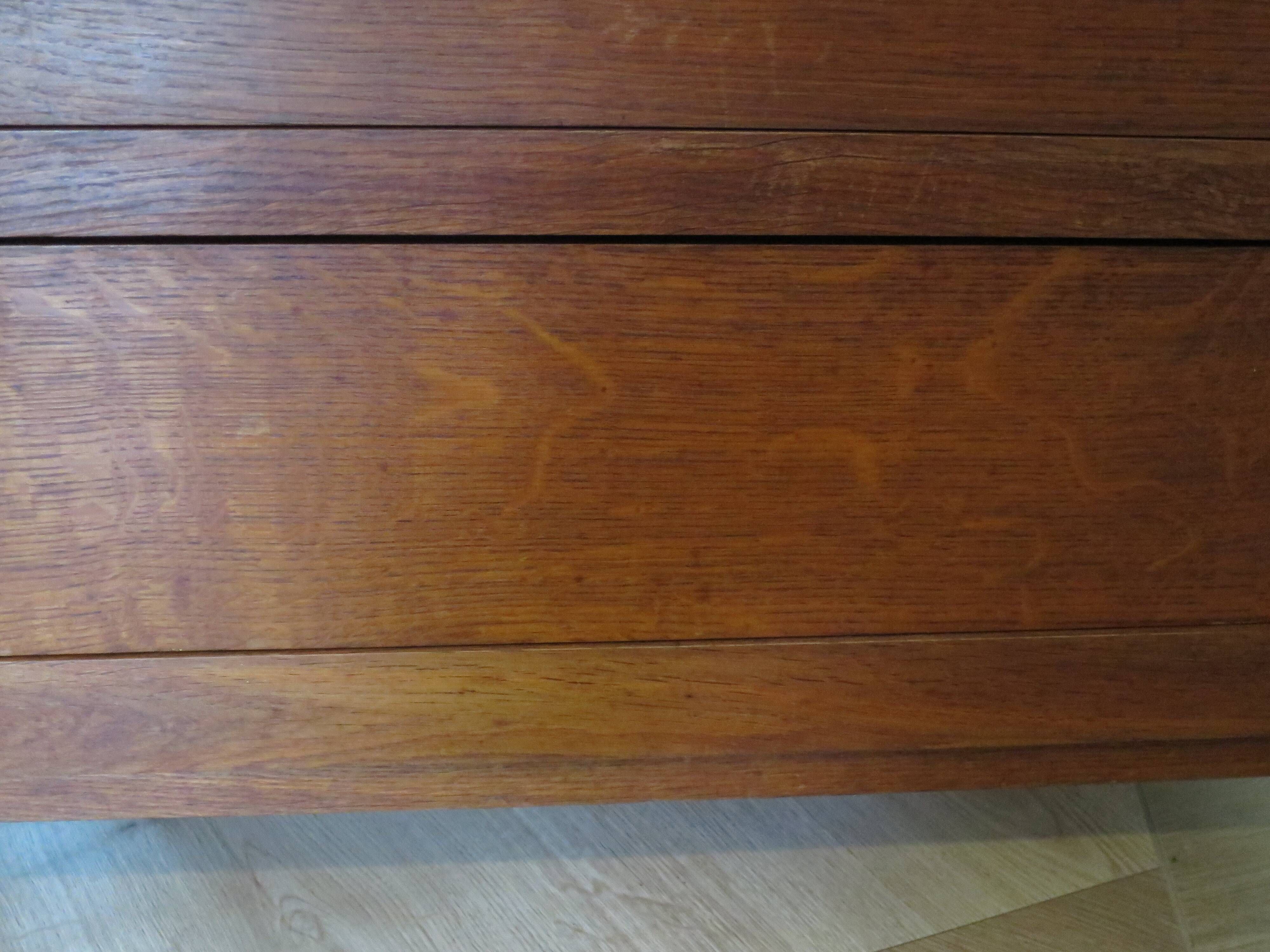 Pretty vintage chest of drawers - 4 drawers - 1960s - refined Scandinavian style - medium oak color