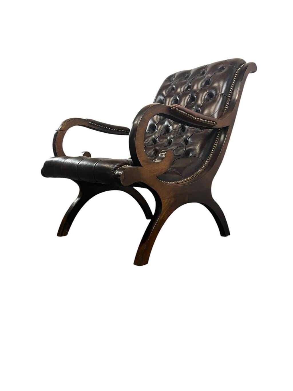 Vintage Chesterfield armchair in dark brown leather / single seat
