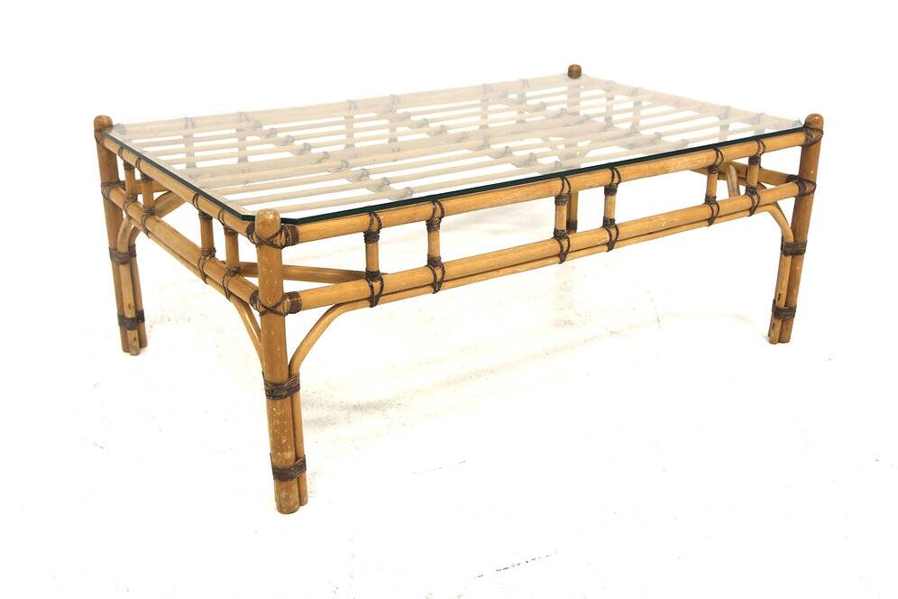 Table basse scandinave en verre et en rotin, Suède, 1970