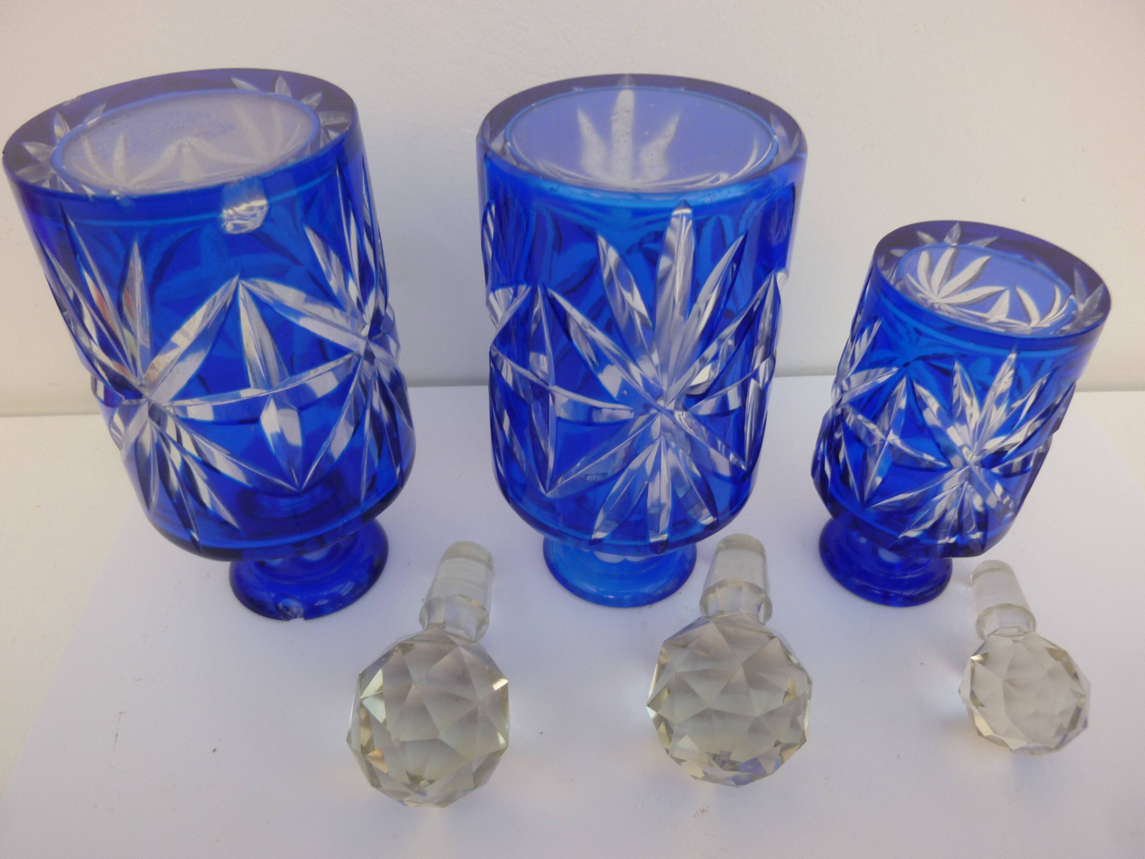 Set of 3 crystal bottles cut cobalt blue and transparent St Louis, Baccarat