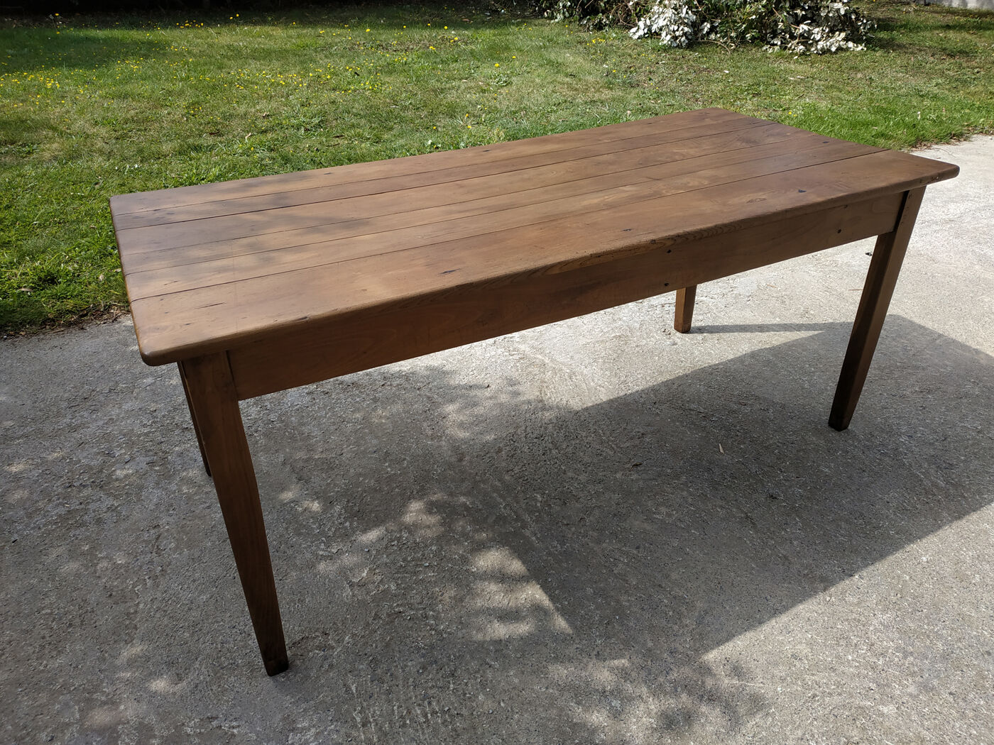 Farm table