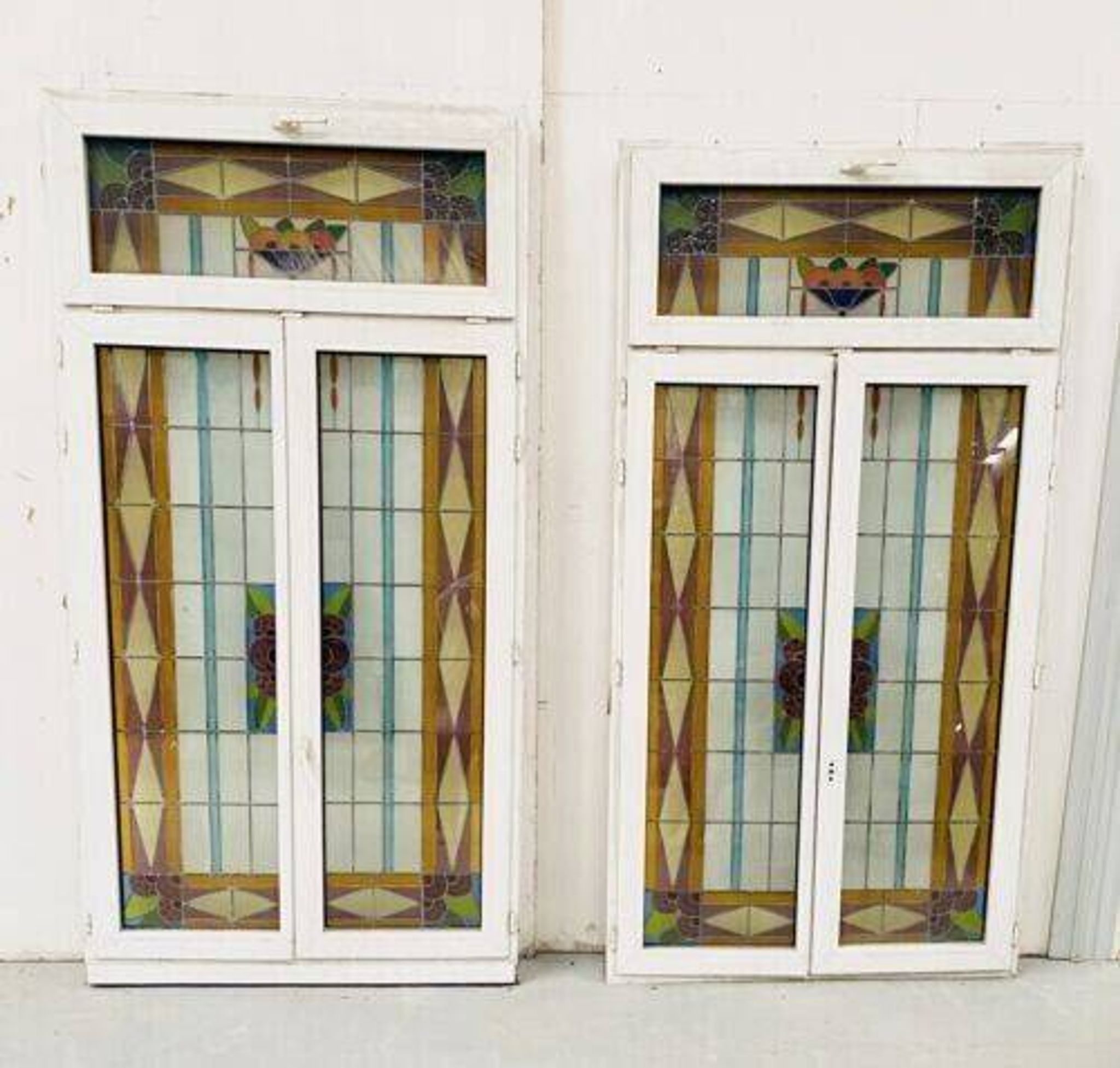 Paire de fenêtres a deux vantaux en vitrail Art Déco XX siècle