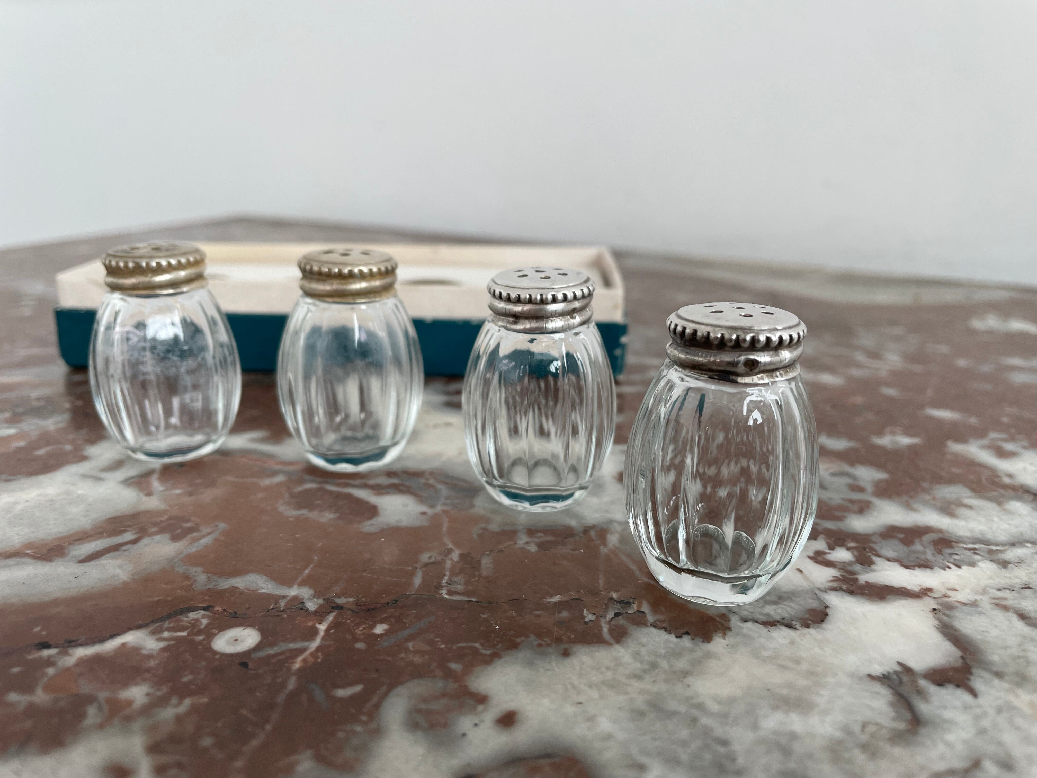 Set of 4 salerons, Christofle goldsmithery, solid silver, pressed molded glass