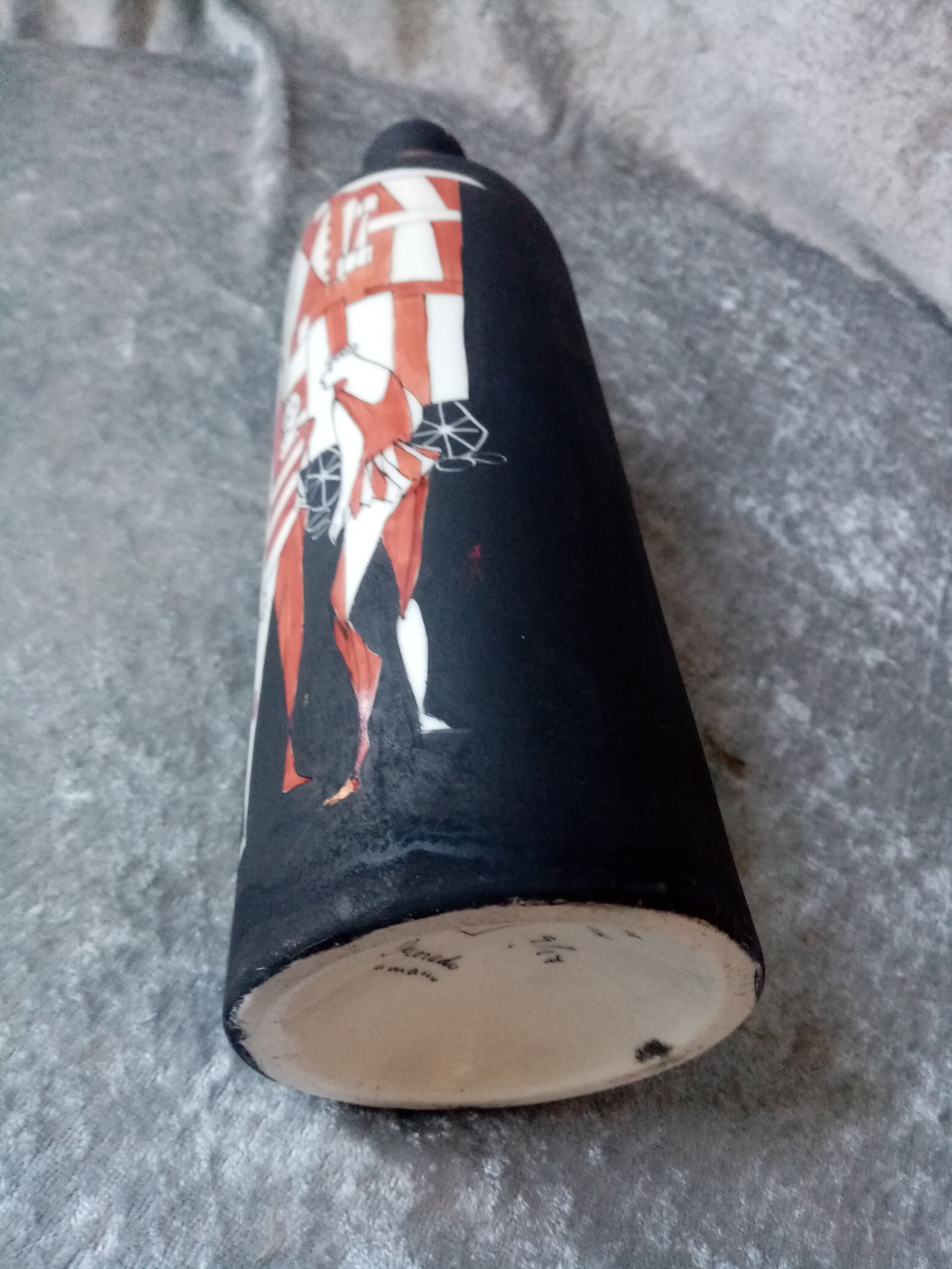 Designer porcelain whisky bottle hand-decorated signed su re da made in spain 9/17