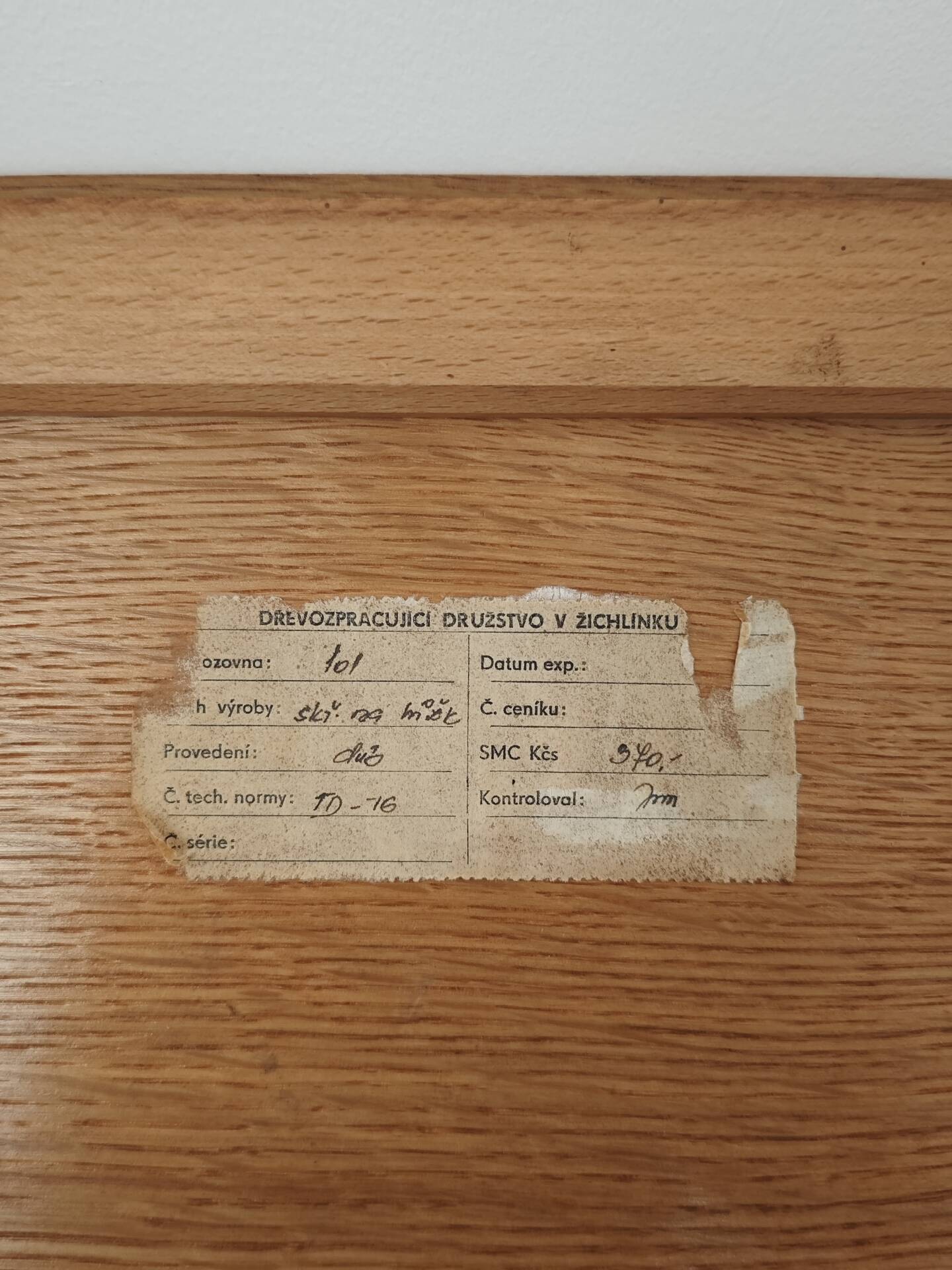 Coffre a linge ou coffre a jouet Tchèque par DREVOZPRACUJICI 1960