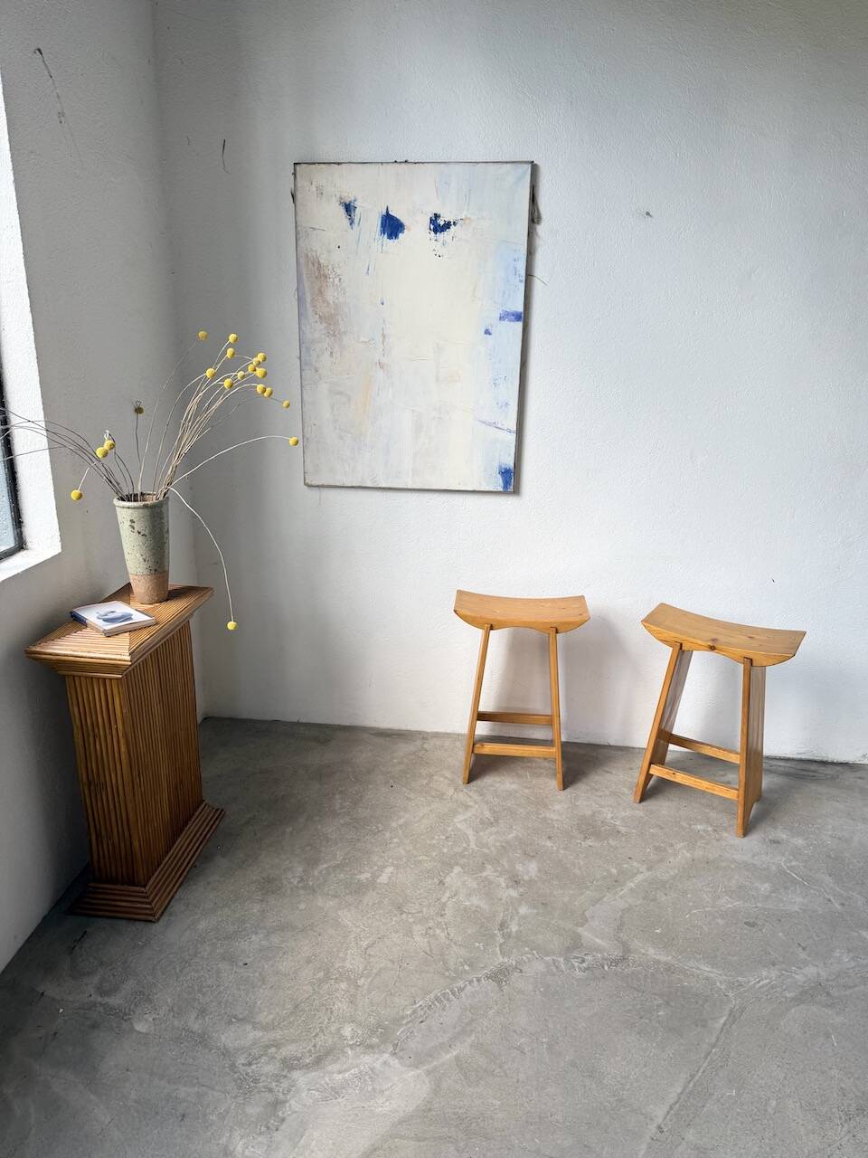 Scandinavian pine stools with Japanese inspiration.