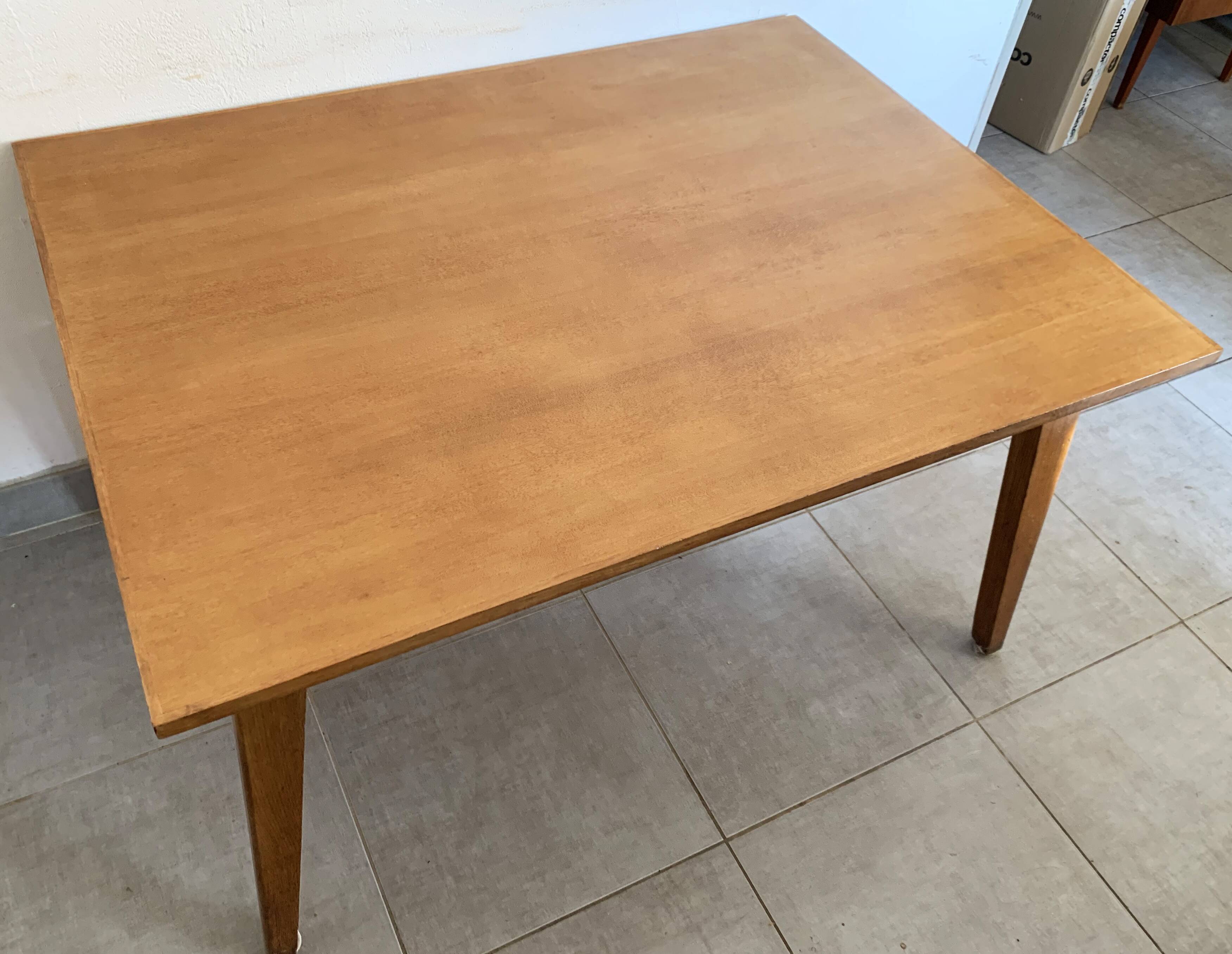 Table de repas vintage années 60 en chêne clair
