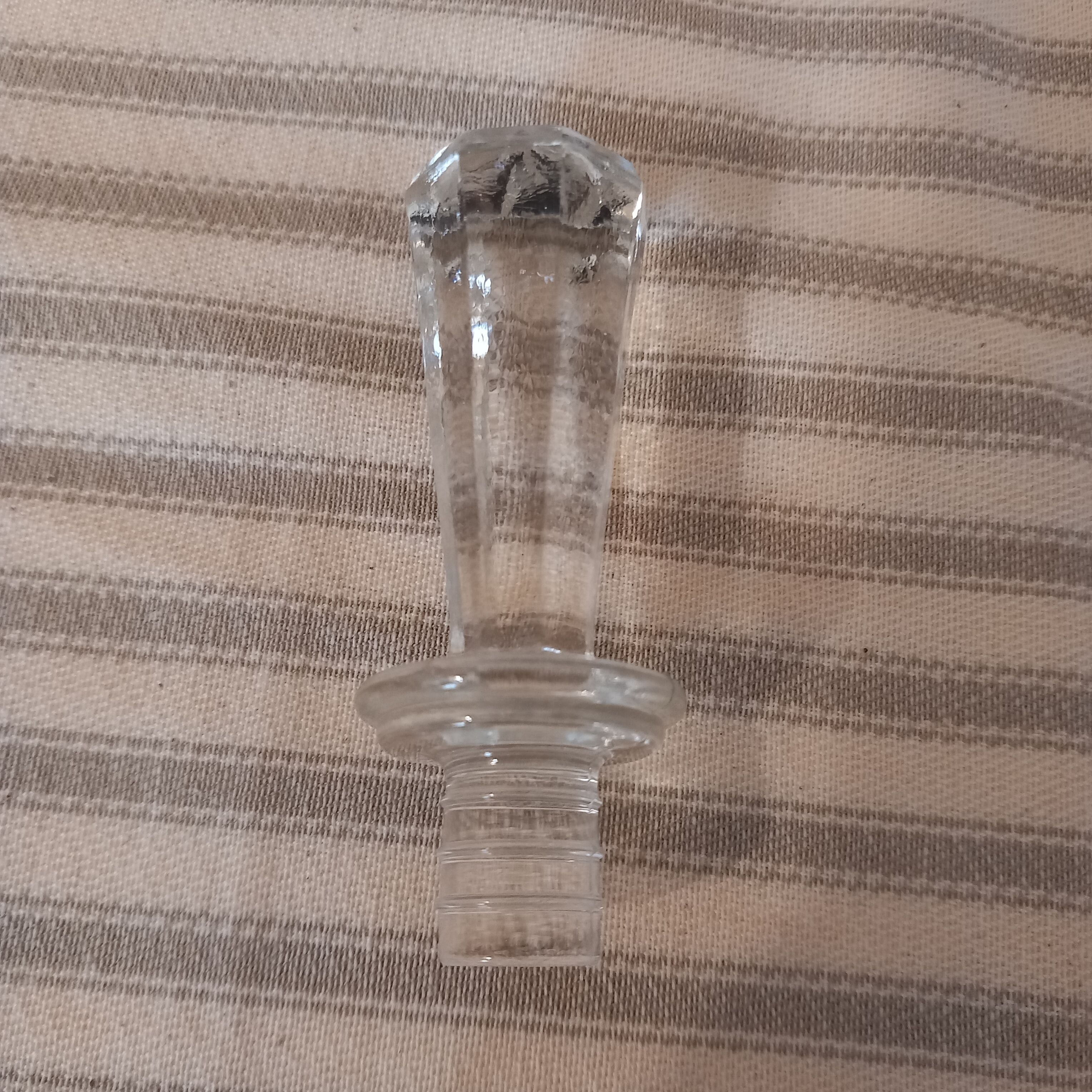Carafe à liqueur à décor fleuri