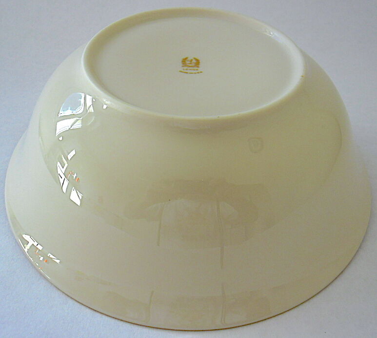 Porcelain salad with trendy holly berries - Lenox - Made in U.S.A.