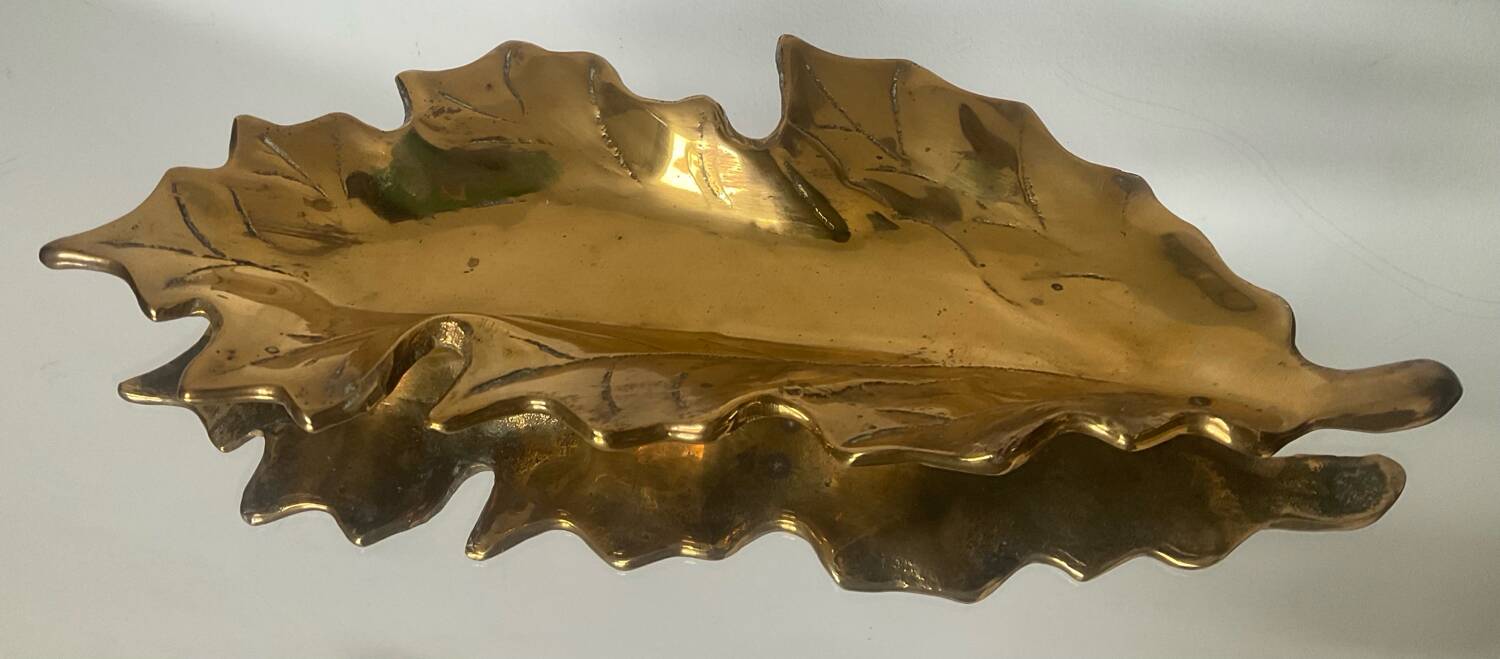 Vintage solid bronze leaf pocket emptier