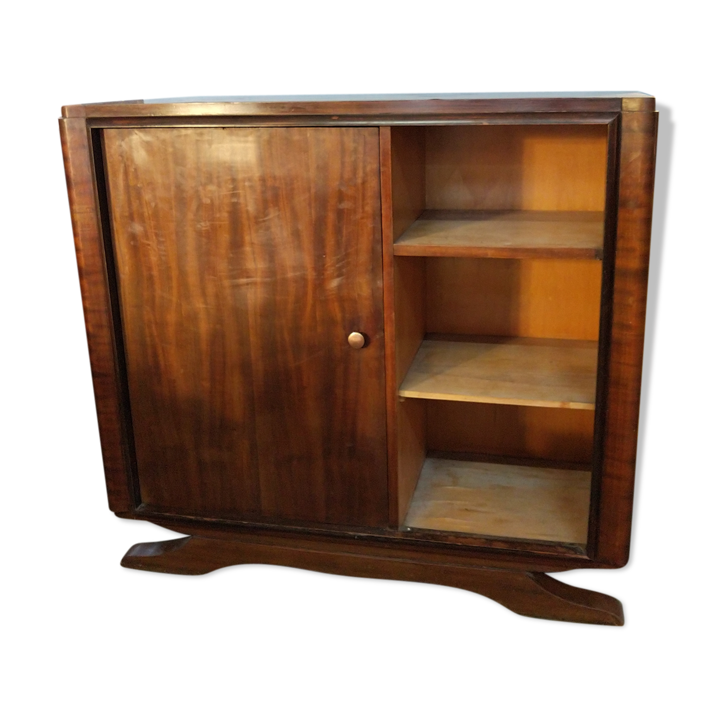 Bar turning art deco