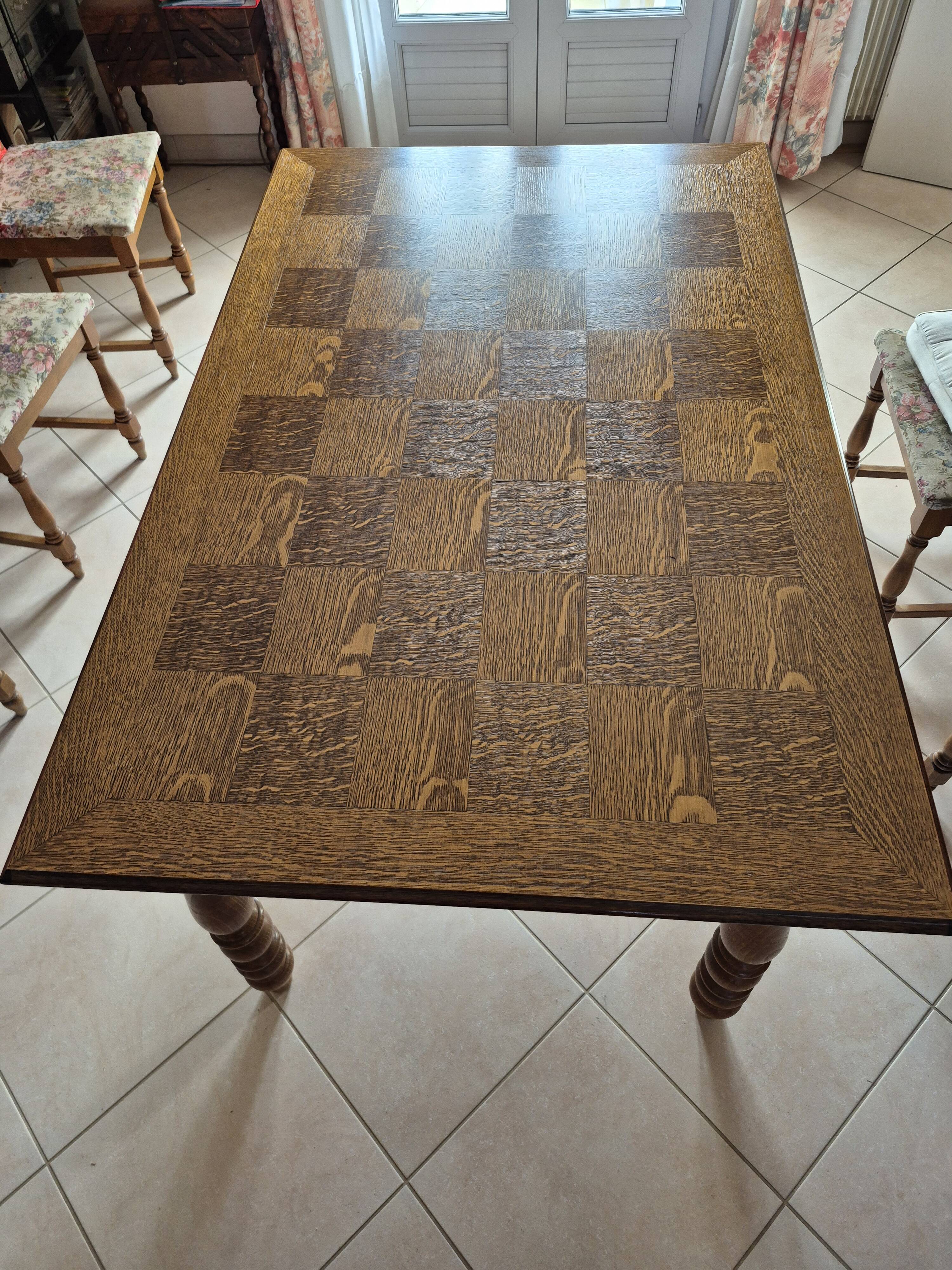 Solid oak extendable table