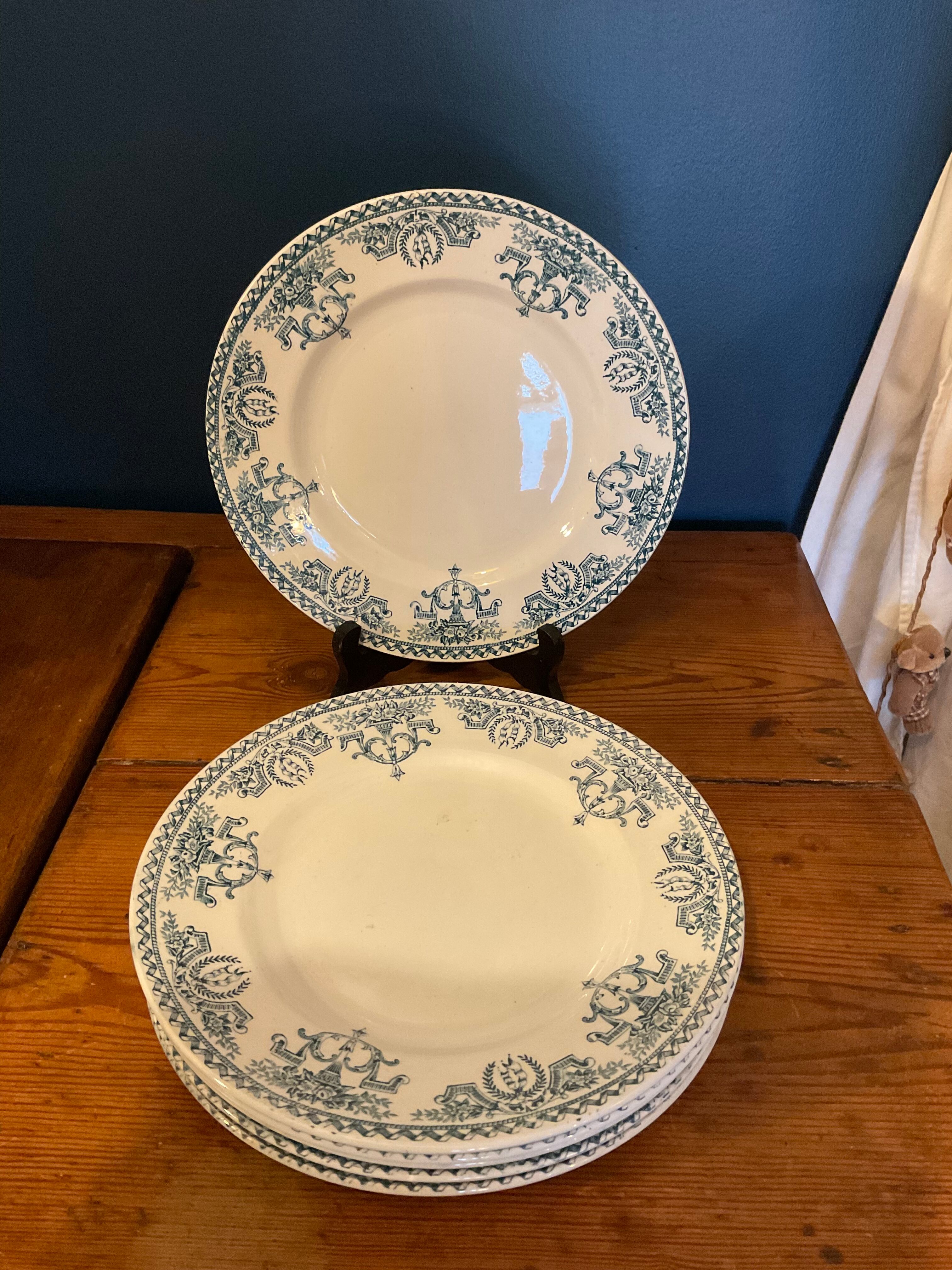 6 flat plates. Terre de Fer model Louis XVI. 1900
