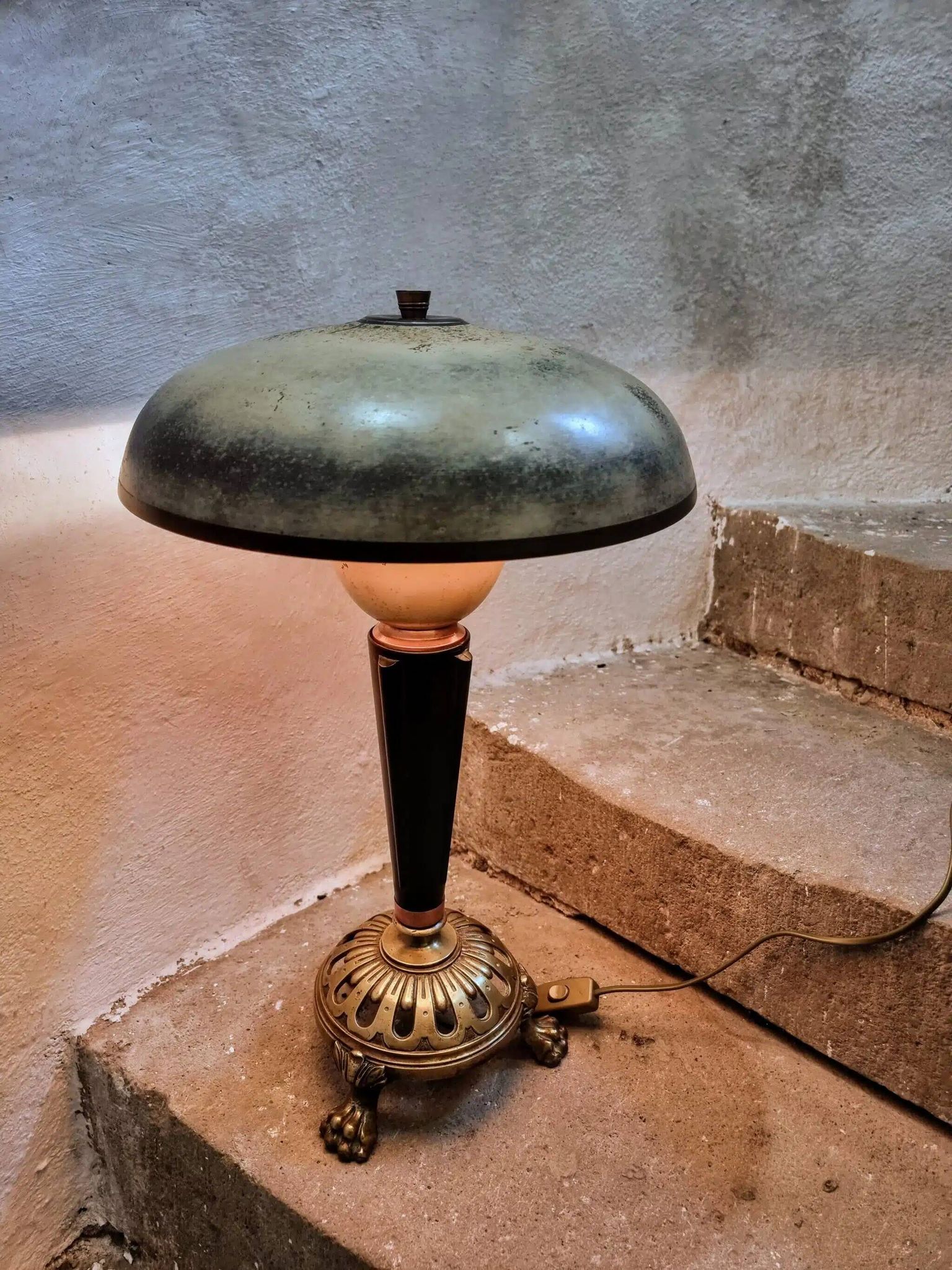 Lampe de table art déco vintage – cuivre, laiton et bakélite – abat-jour champignon – années 1920