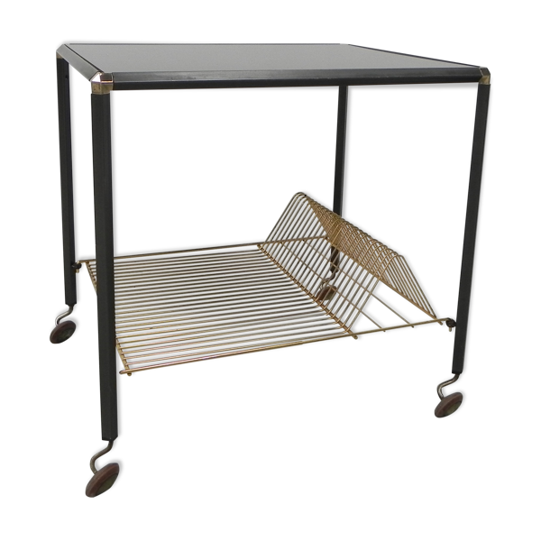 Table basse vintage sur roulettes avec porte-bagages
