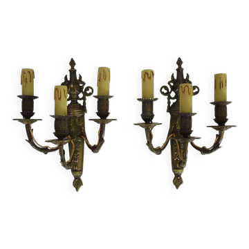 Magnifique Paire d'Appliques en bronze à pot à feux style Louis XV. Années 30
