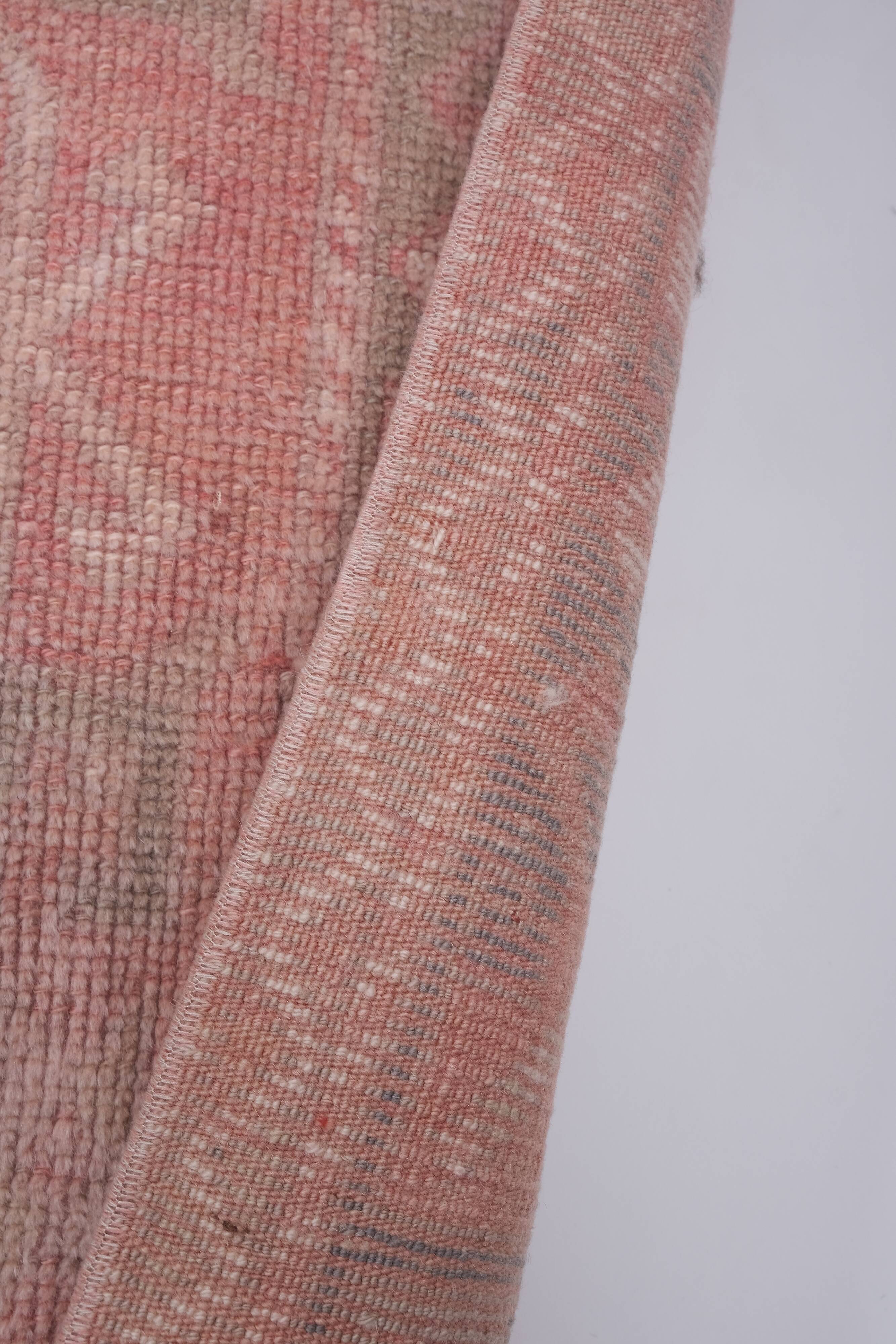 Vintage Turkish rug from Oushak, handwoven 120x187 cm