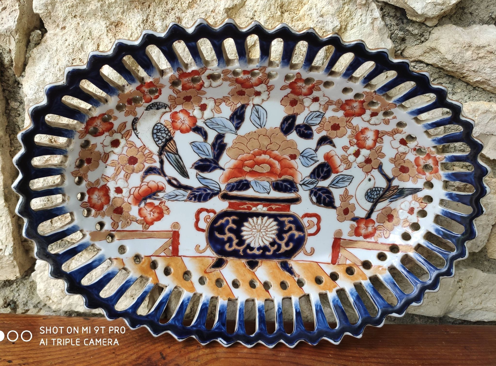 Central openwork dish in Chinese porcelain Adèle Carey