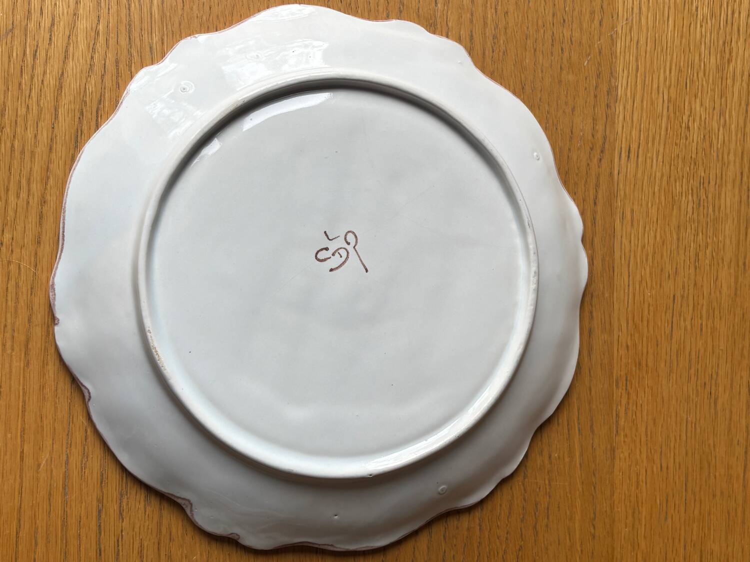 Set of 7 assorted plates