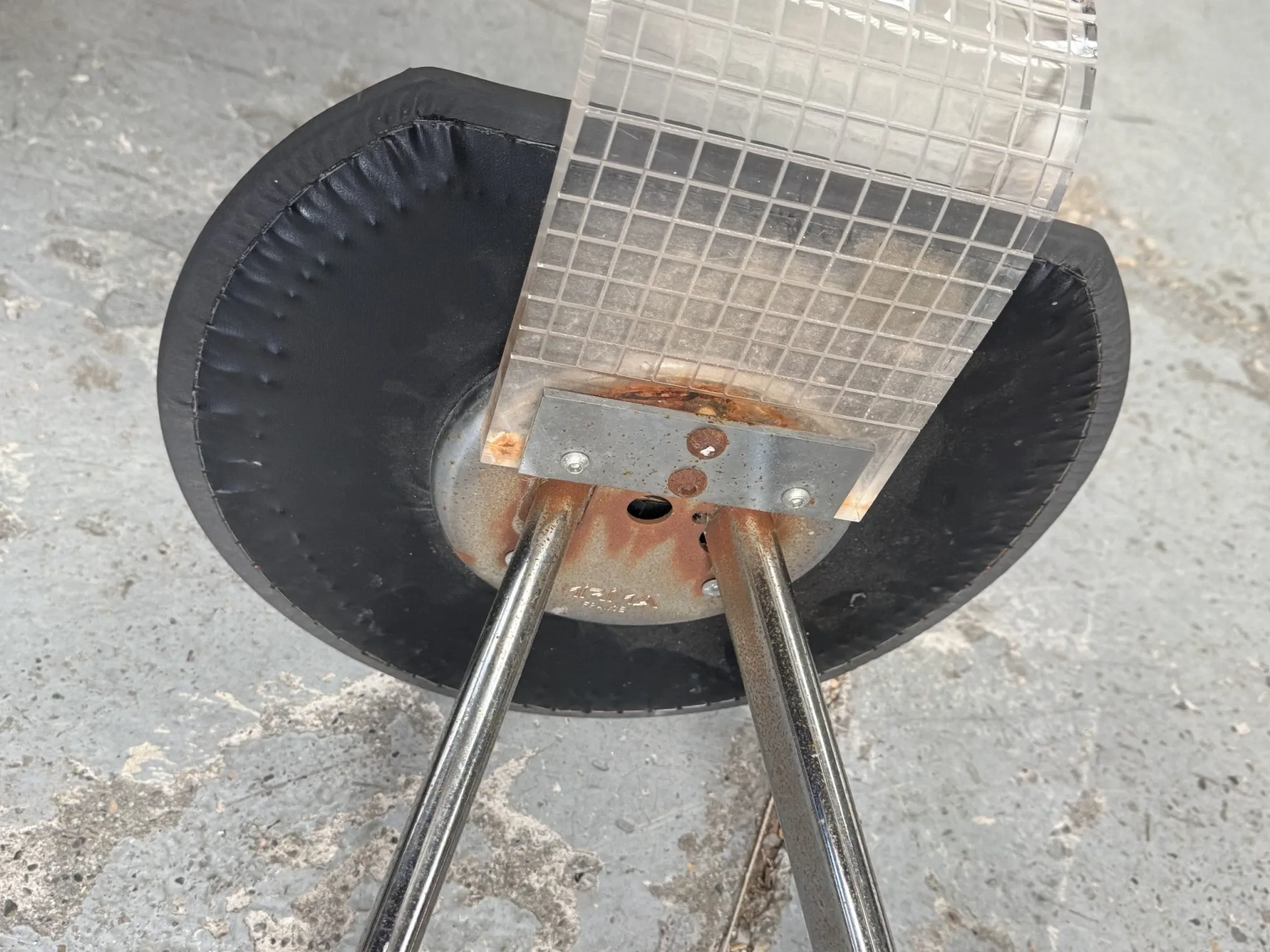 Mirima stool