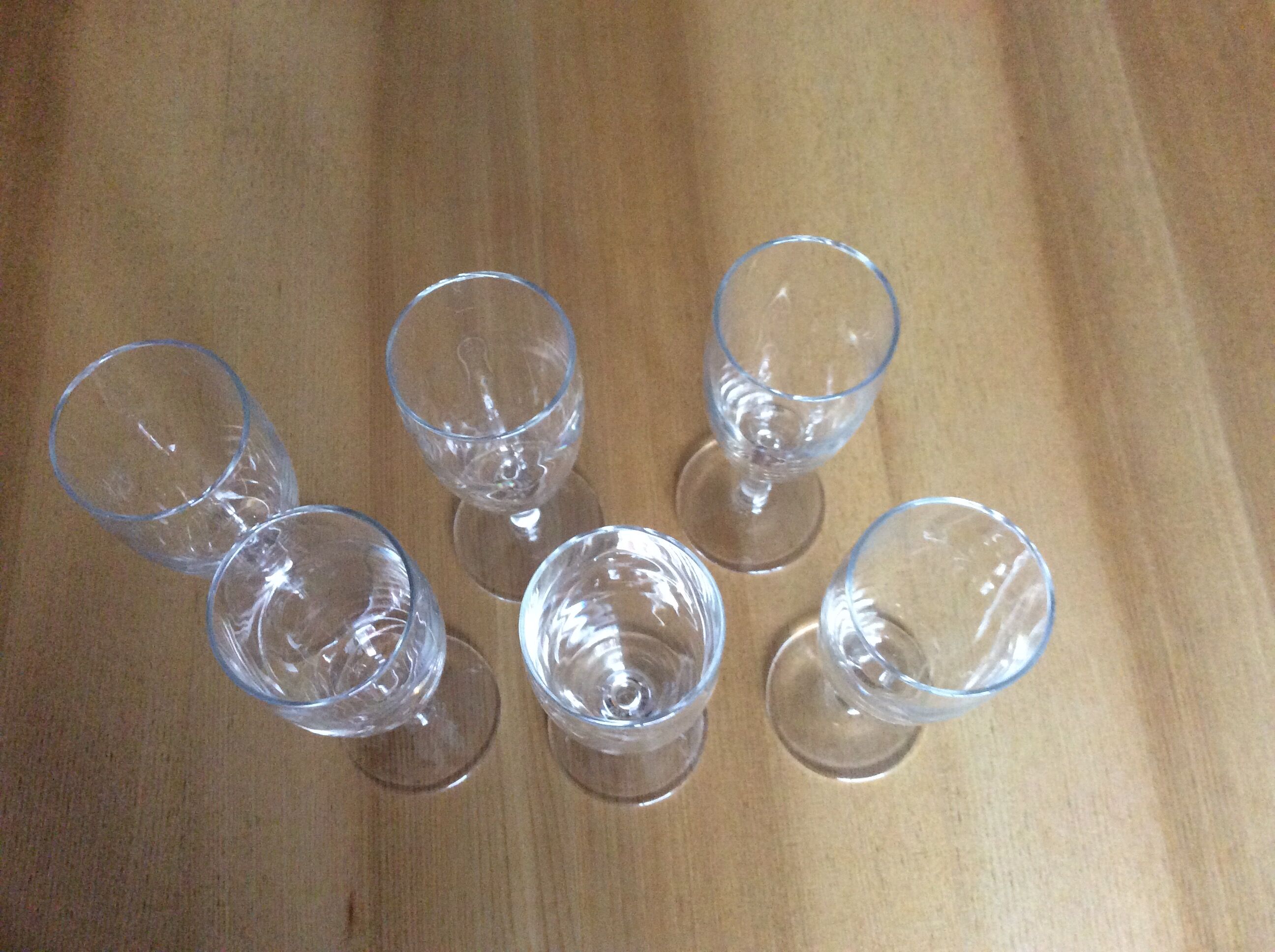 6 champagne glasses