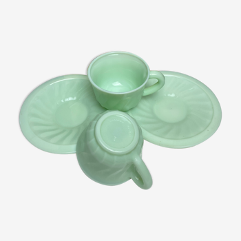 Lot de 2 tasses en opaline verte anciennes