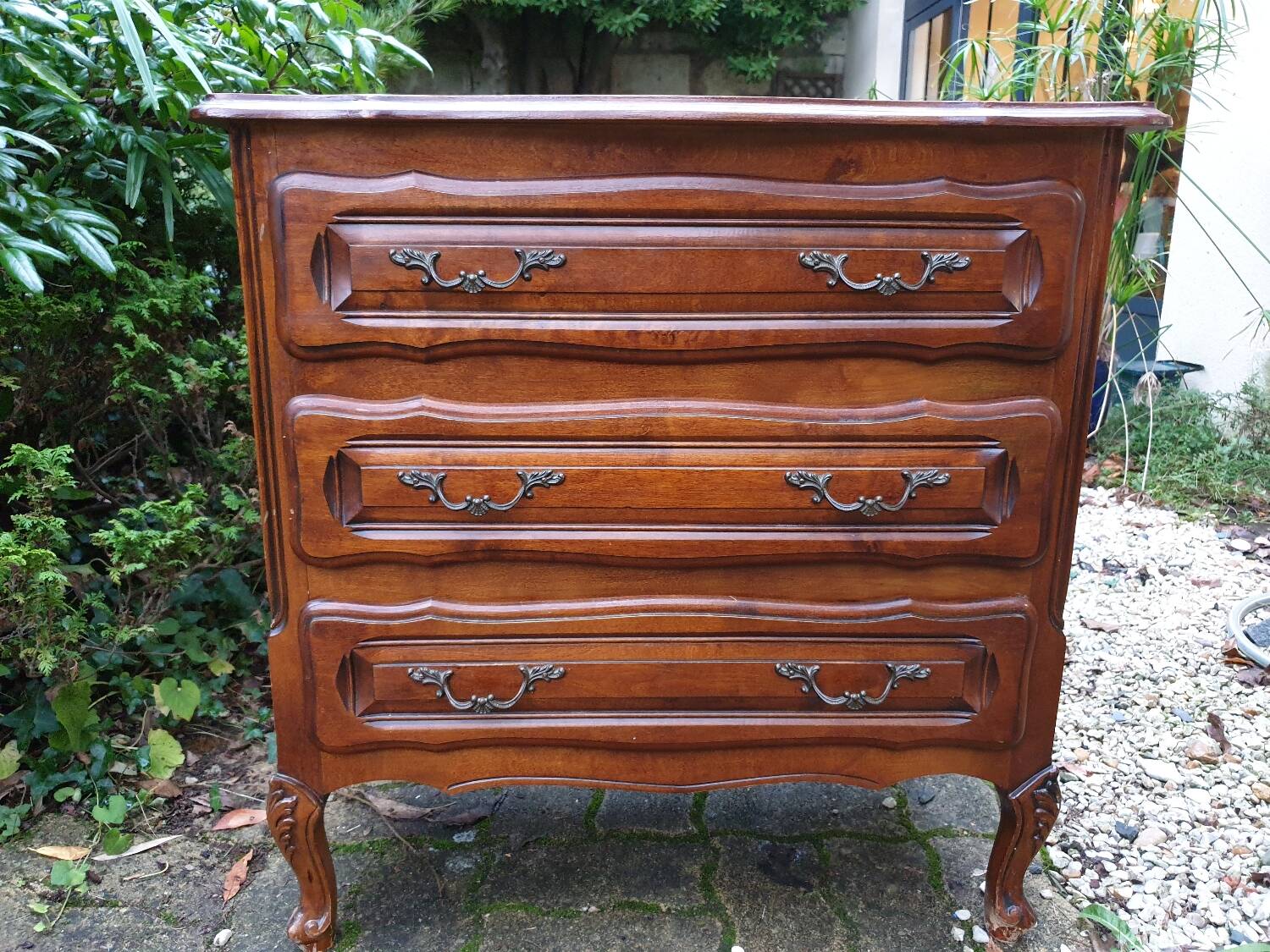 Commode Louis XV en merisier massif