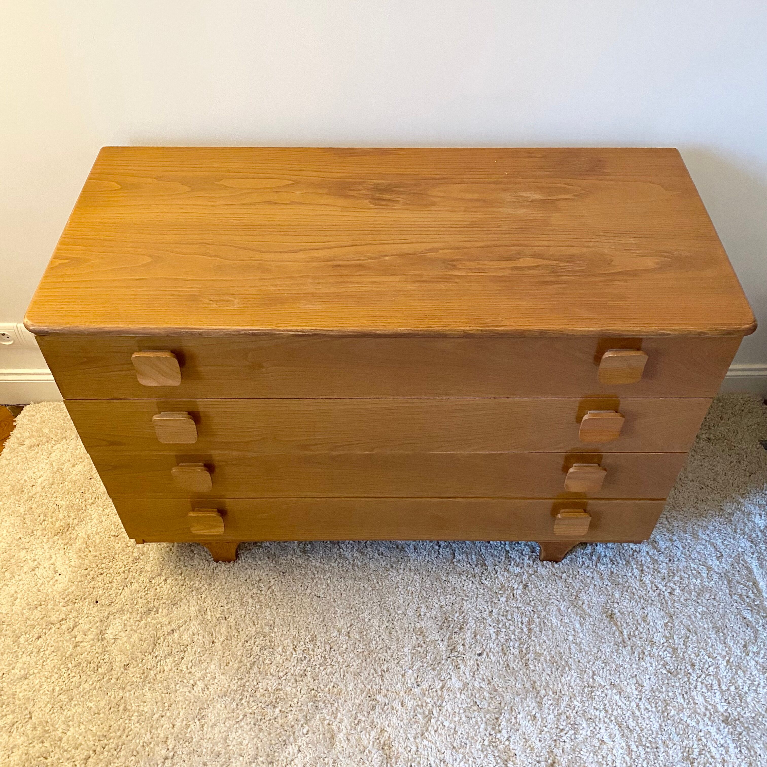 Scandinavian chest of drawers
