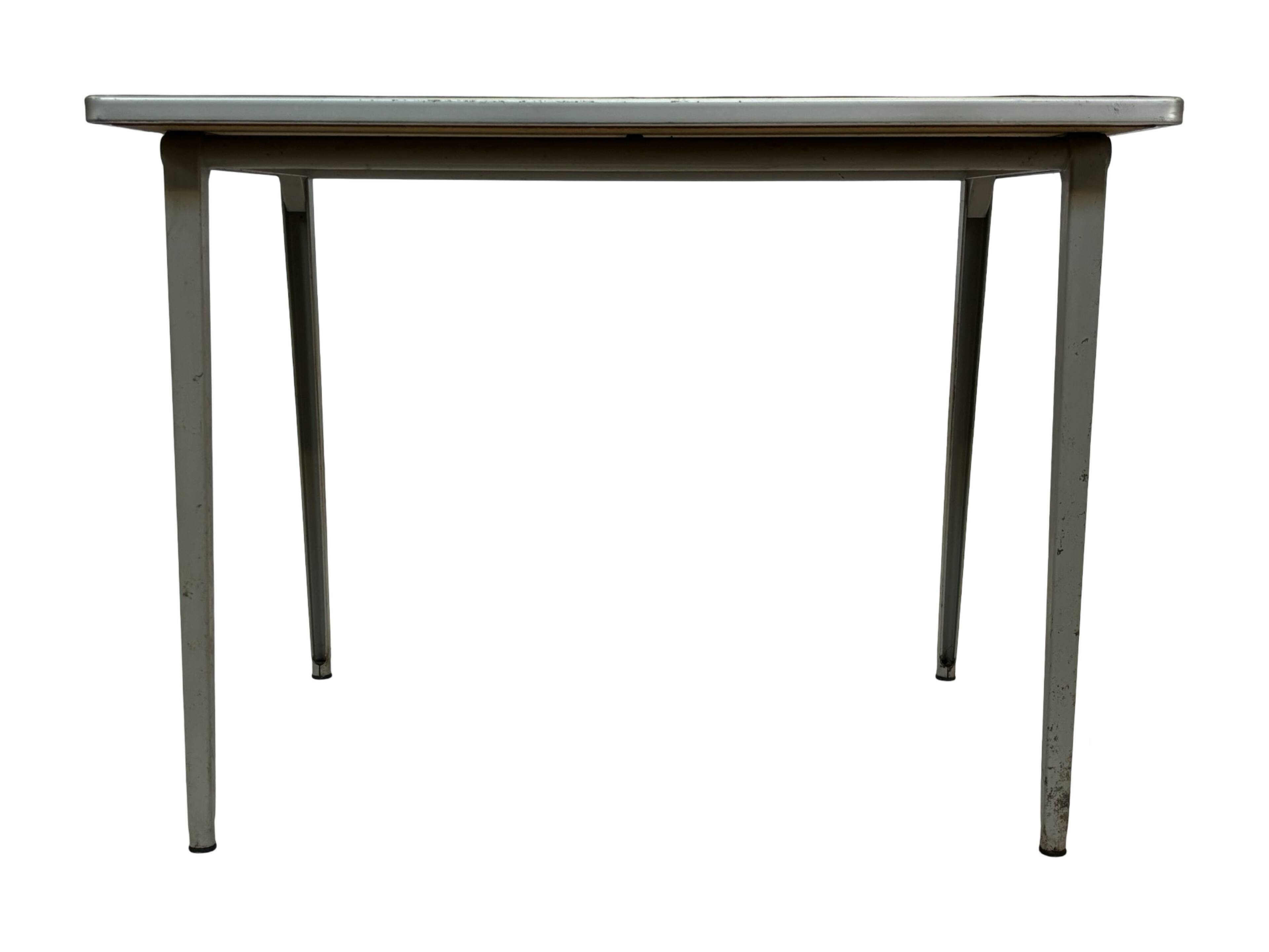 Vintage Reform dining table design Friso Kramer Ahrend de Cirkel