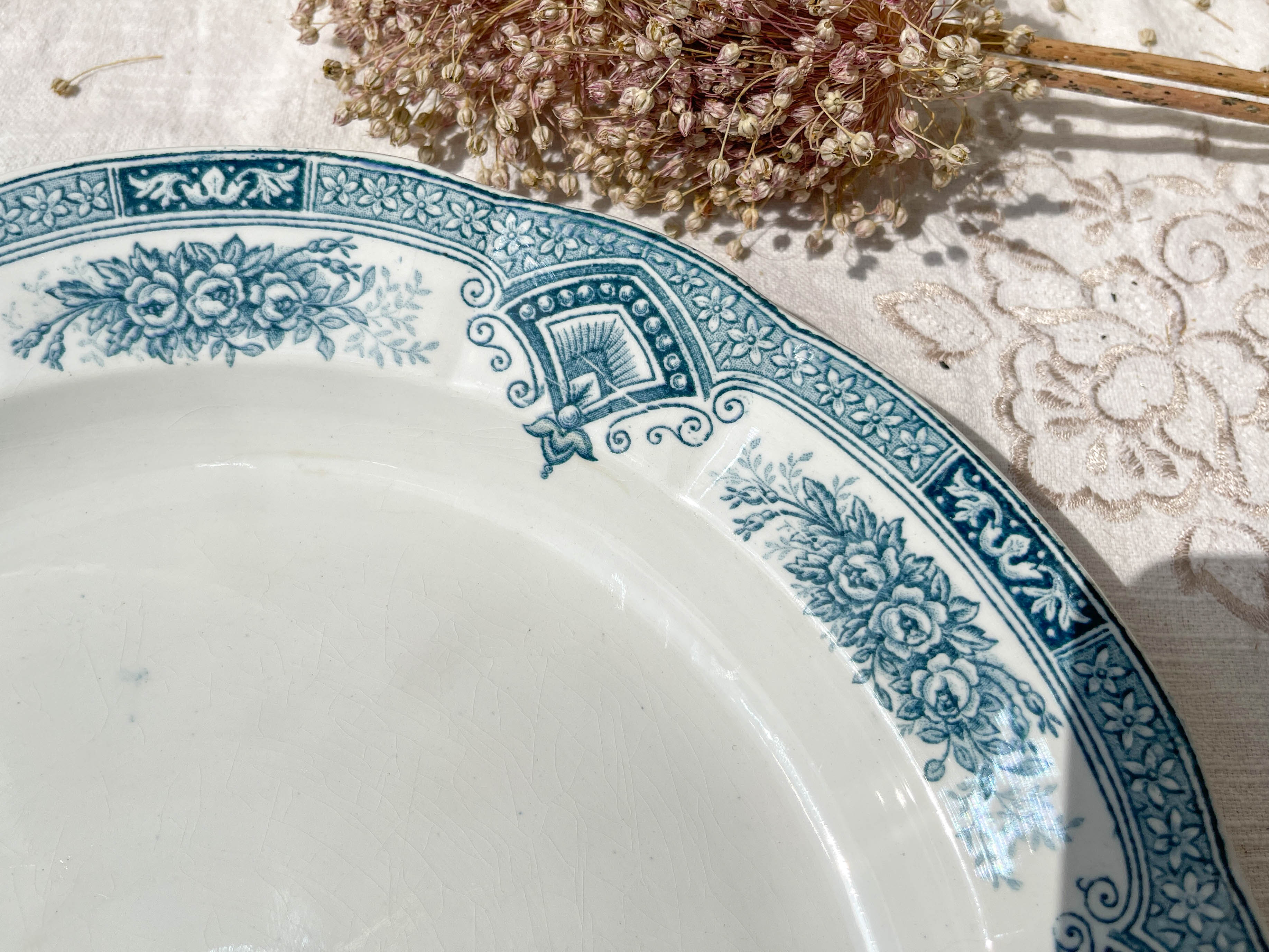 Vintage round dish Terre de fer ONNAING model "PRINTEMPS"