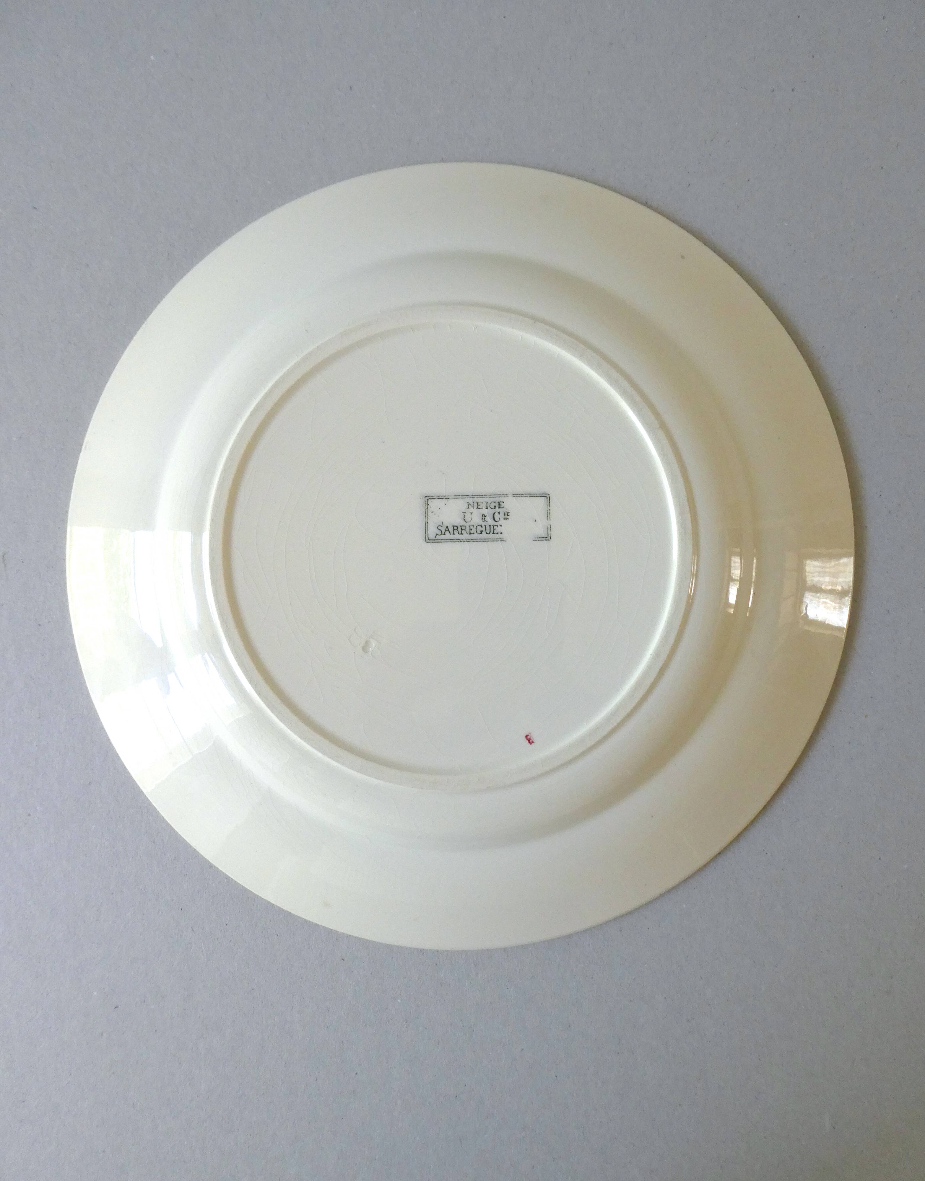 Round dish Sarreguemines, bird décor, model Snow, 1900