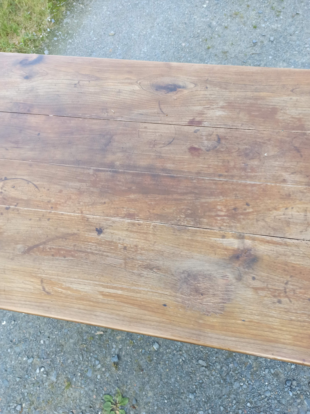 Limousin limousine farm table