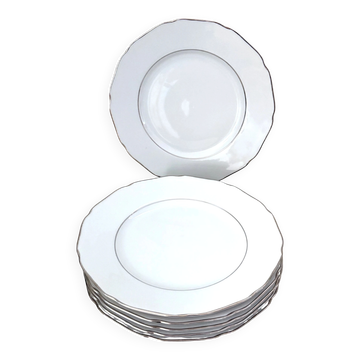6 assiettes plates en  porcelaine blanche