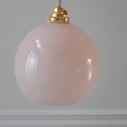 Round suspension in powder pink opaline 40-50s