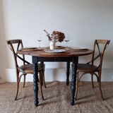 Round table with flaps