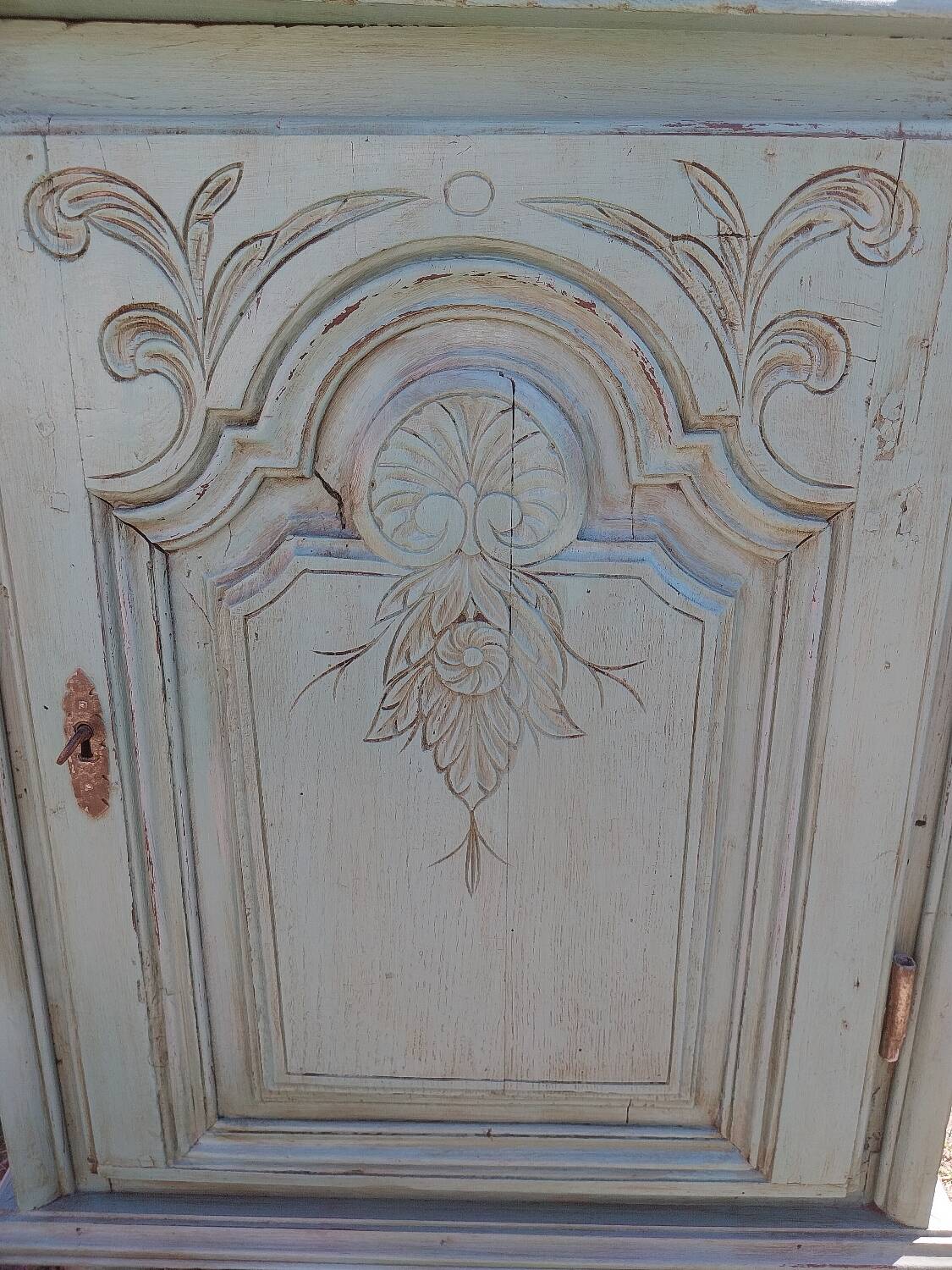 Glass-fronted buffet with 2 bodies