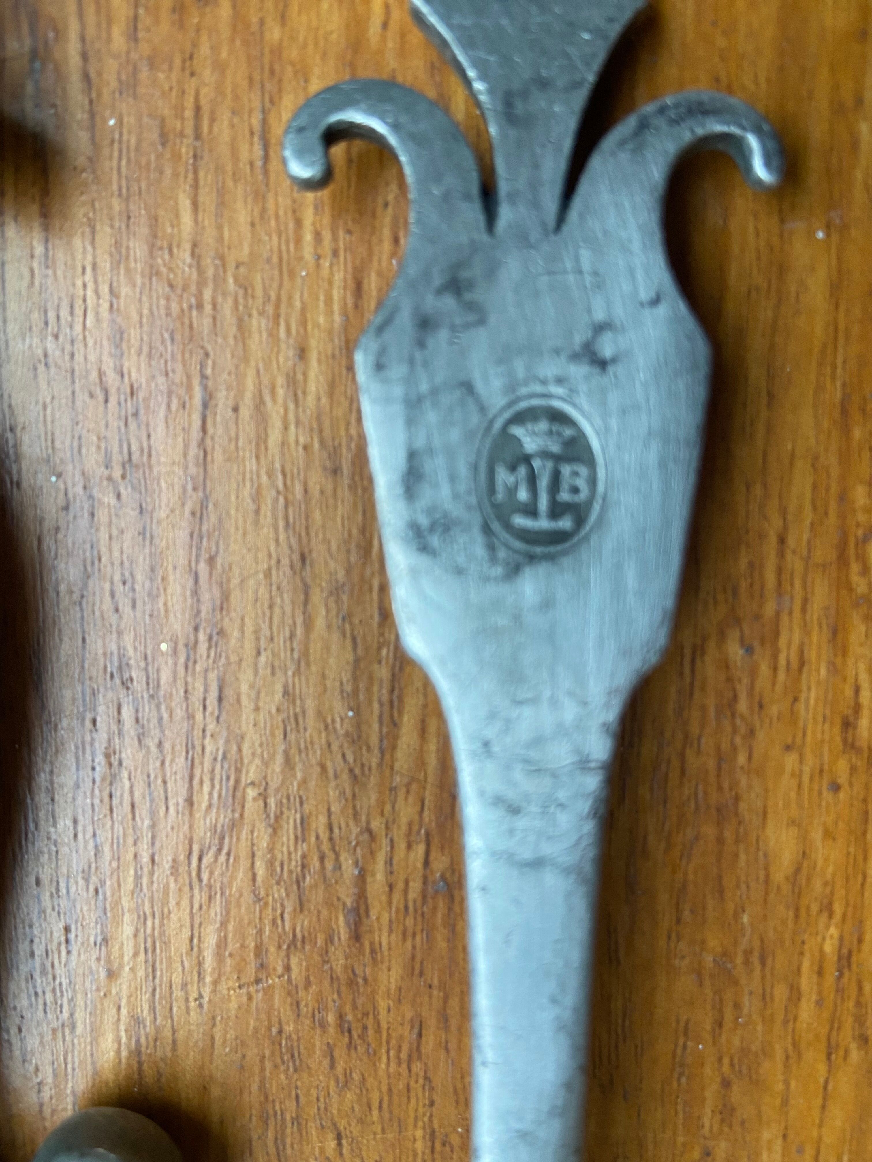 Old cover Tin Fleur de Lys