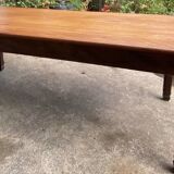 Table en chêne sculpté
