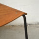 Série de 12 chaises en métal et bois