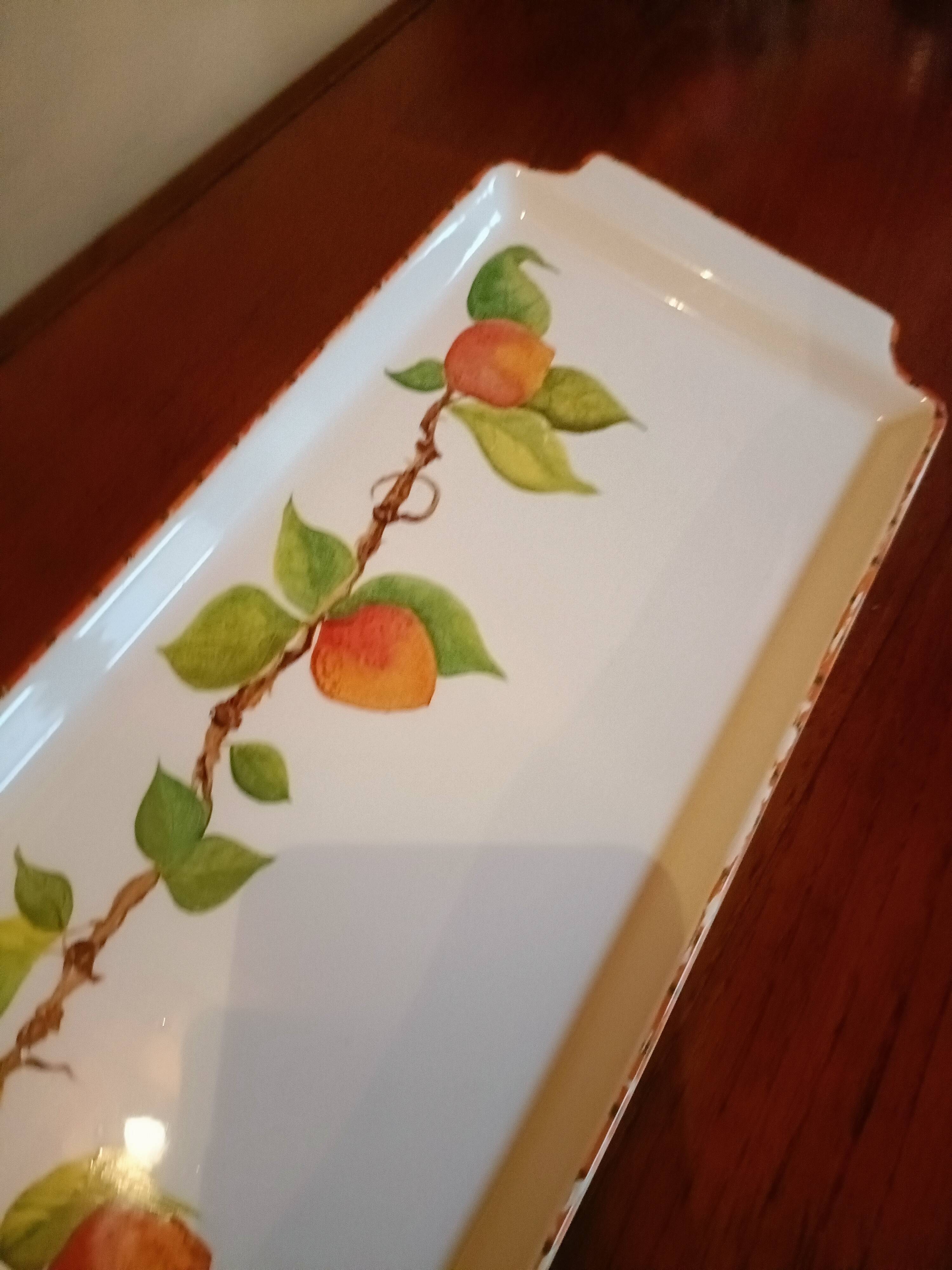 Cake dish. Vintage.