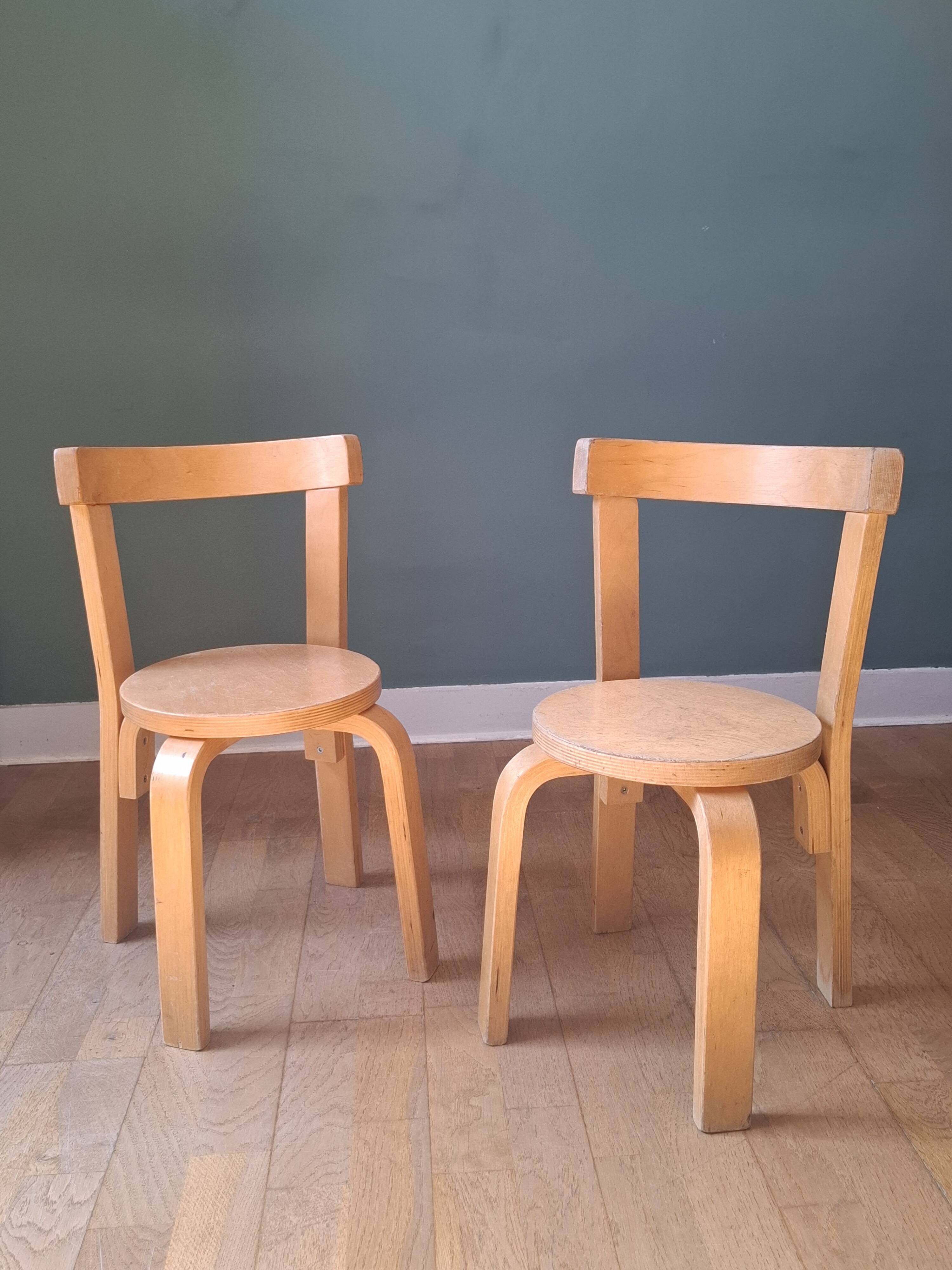 2 children's chairs in Alvar Aalto style
