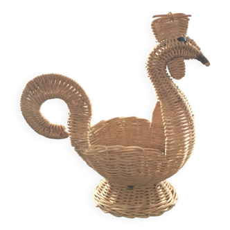 Rattan basket depicting a hen
