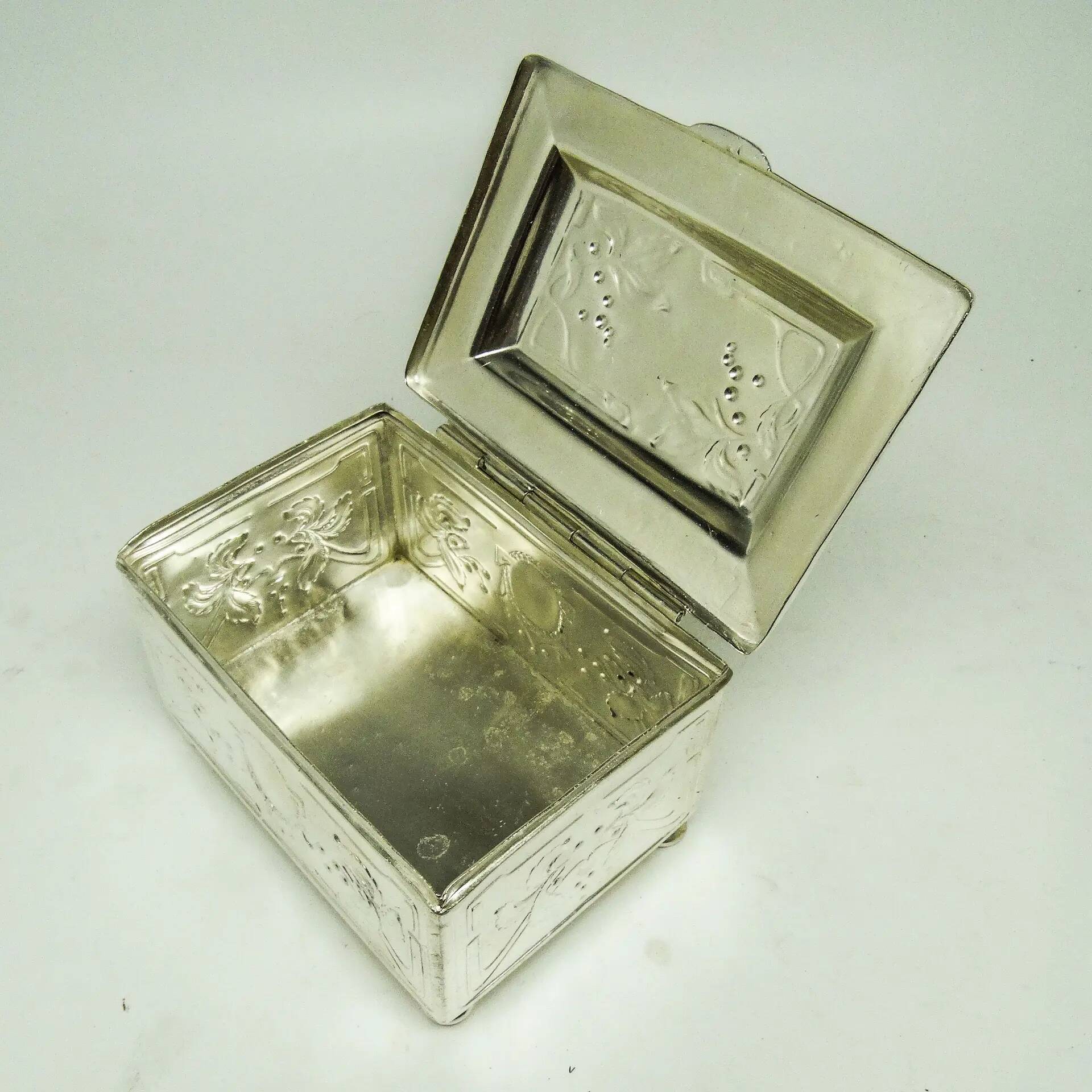 Sugar bowl, Art Nouveau, silver-plated brass, Poland, early 20th century